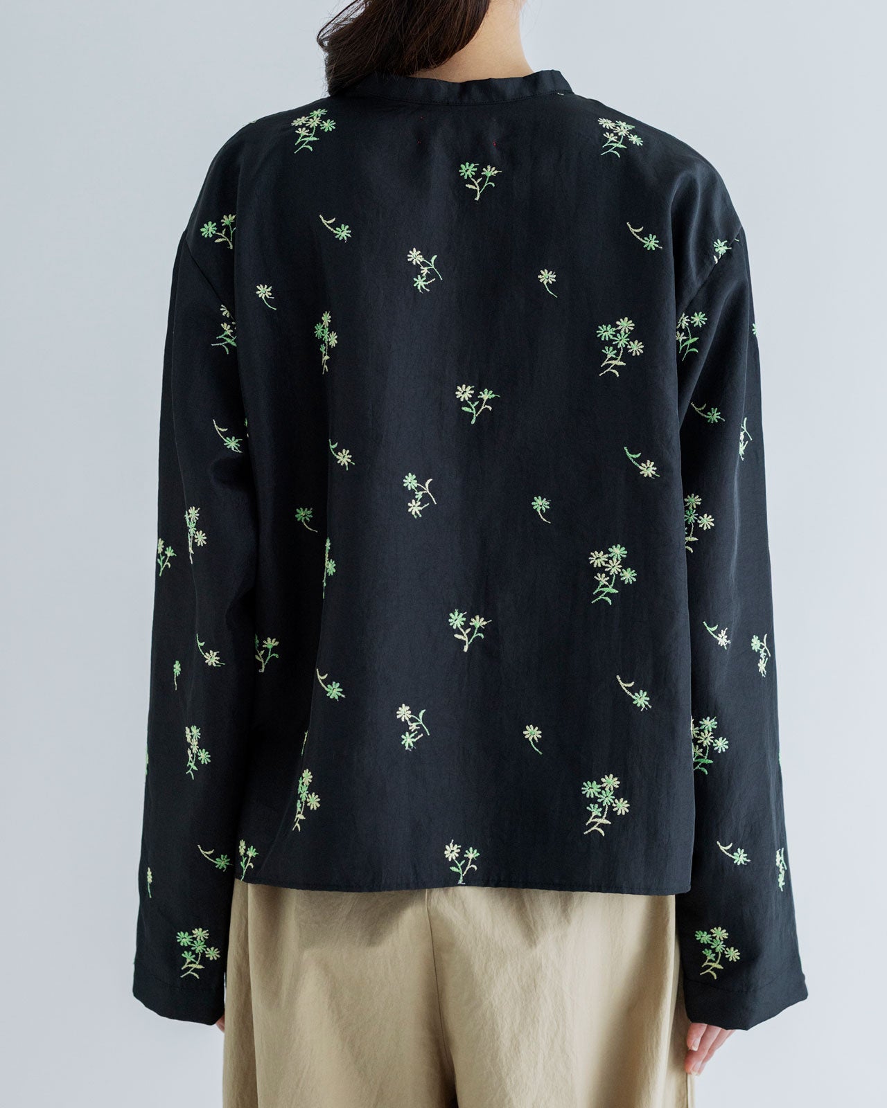 【MEYAME】FLOWER EMBROIDERY BLOUSE