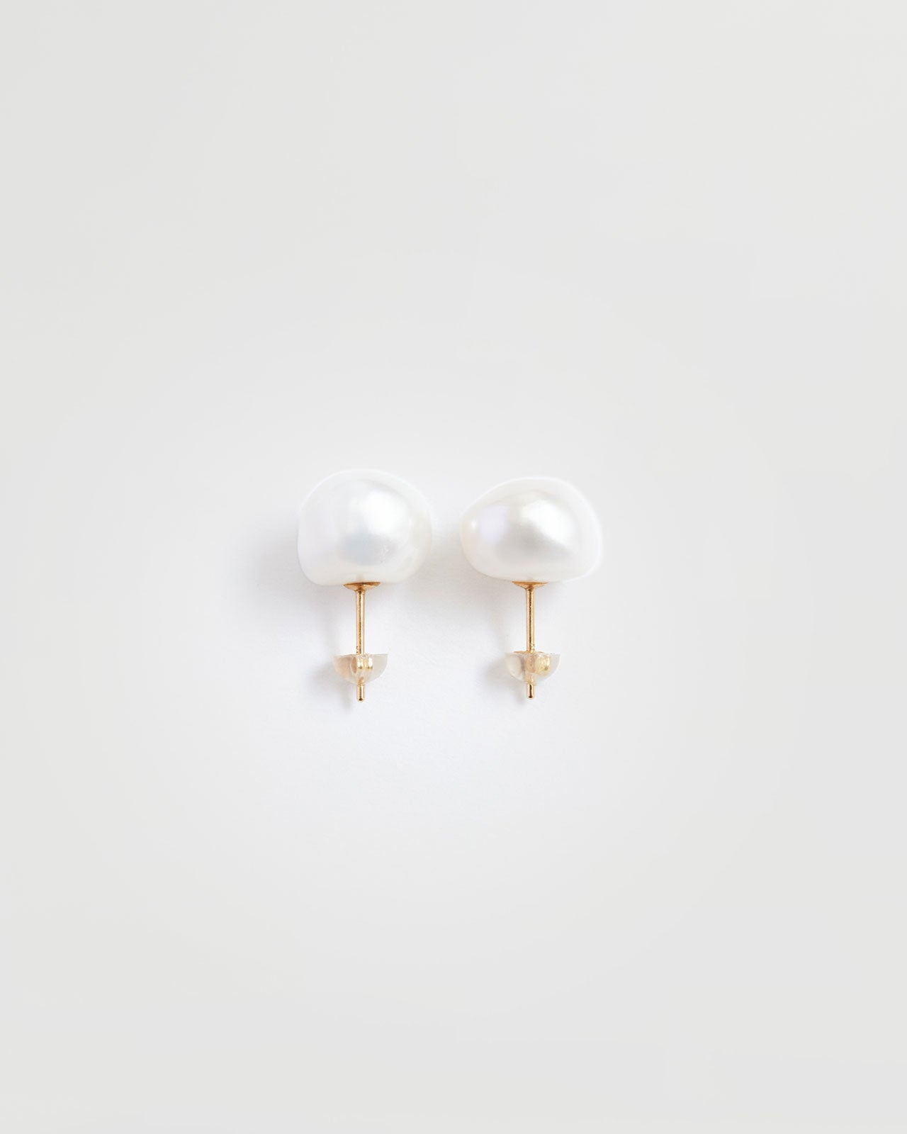 CADEAUX BUMPY PEARL EARRINGS