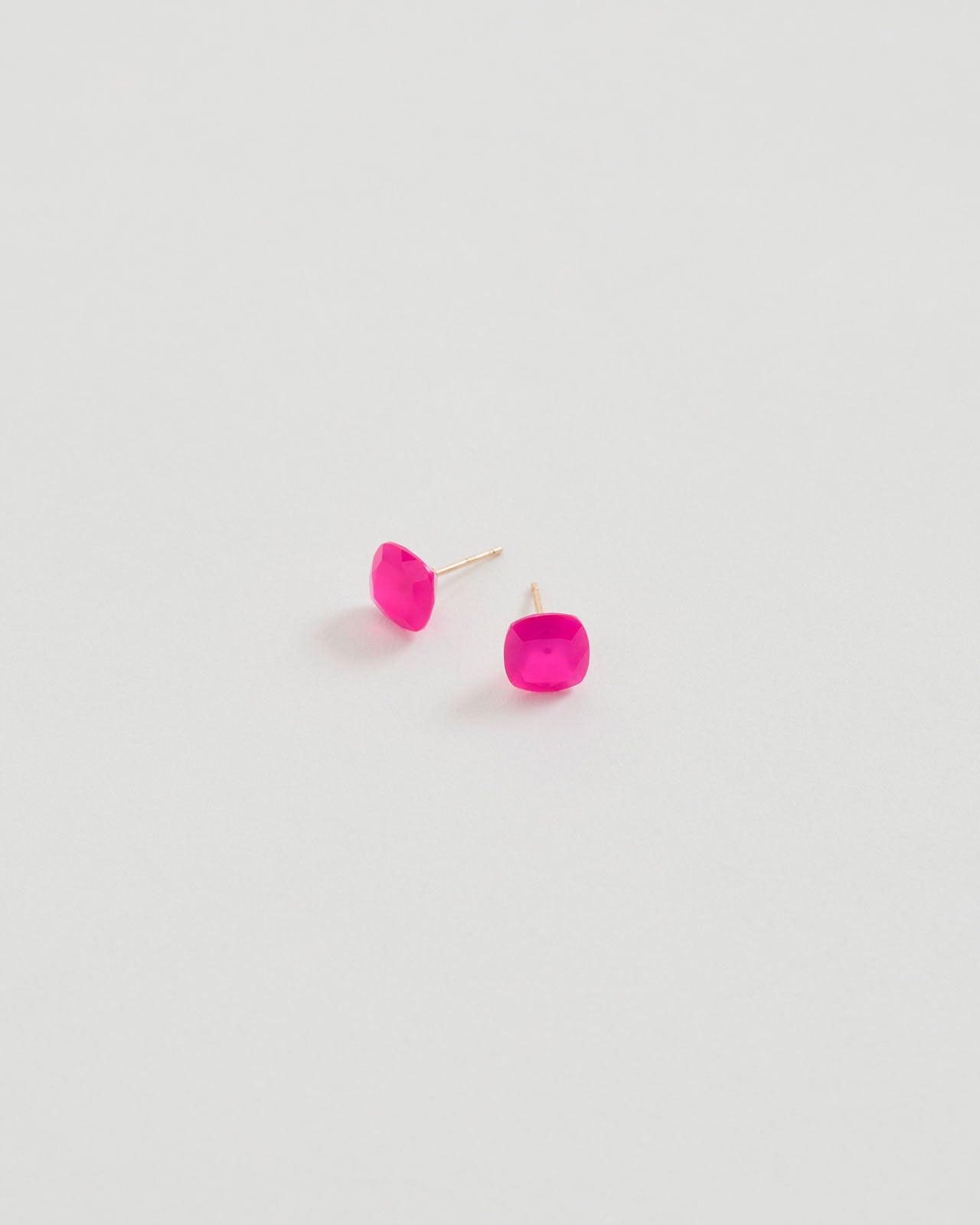 COLORED STONE EARRINGS (Pink Chalcedony)