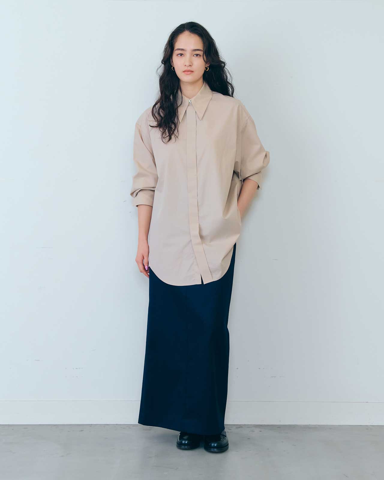 POINTED COLLAR SHIRT