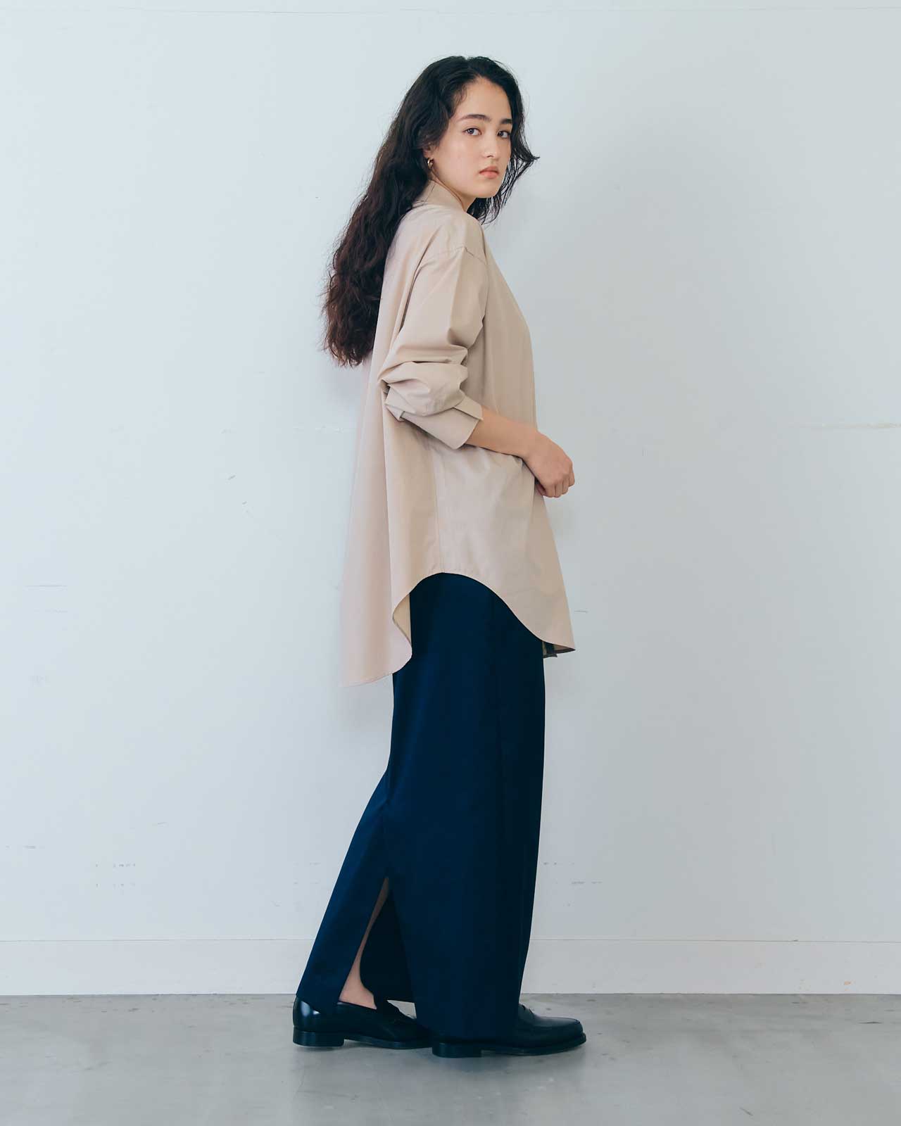 POINTED COLLAR SHIRT