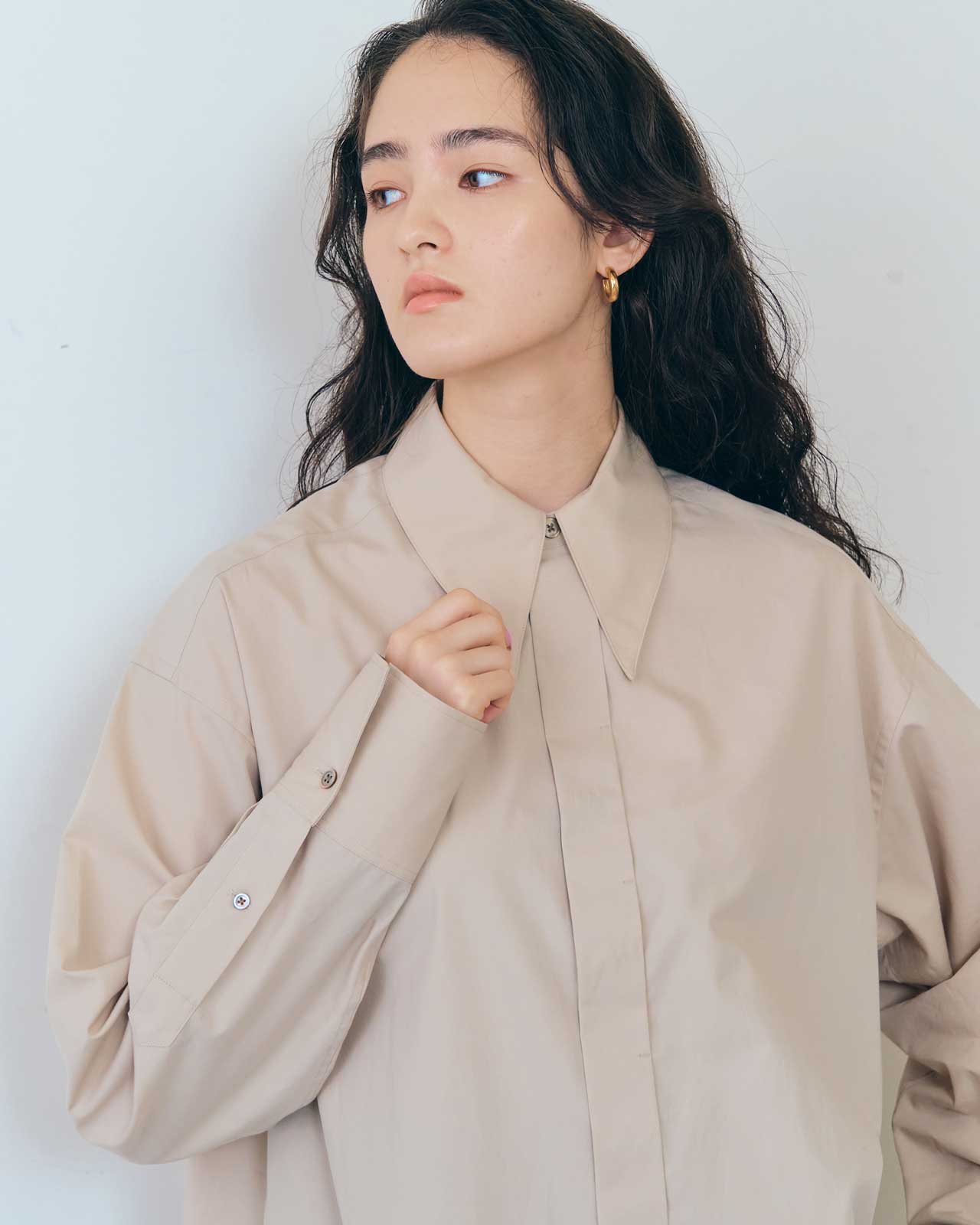 POINTED COLLAR SHIRT