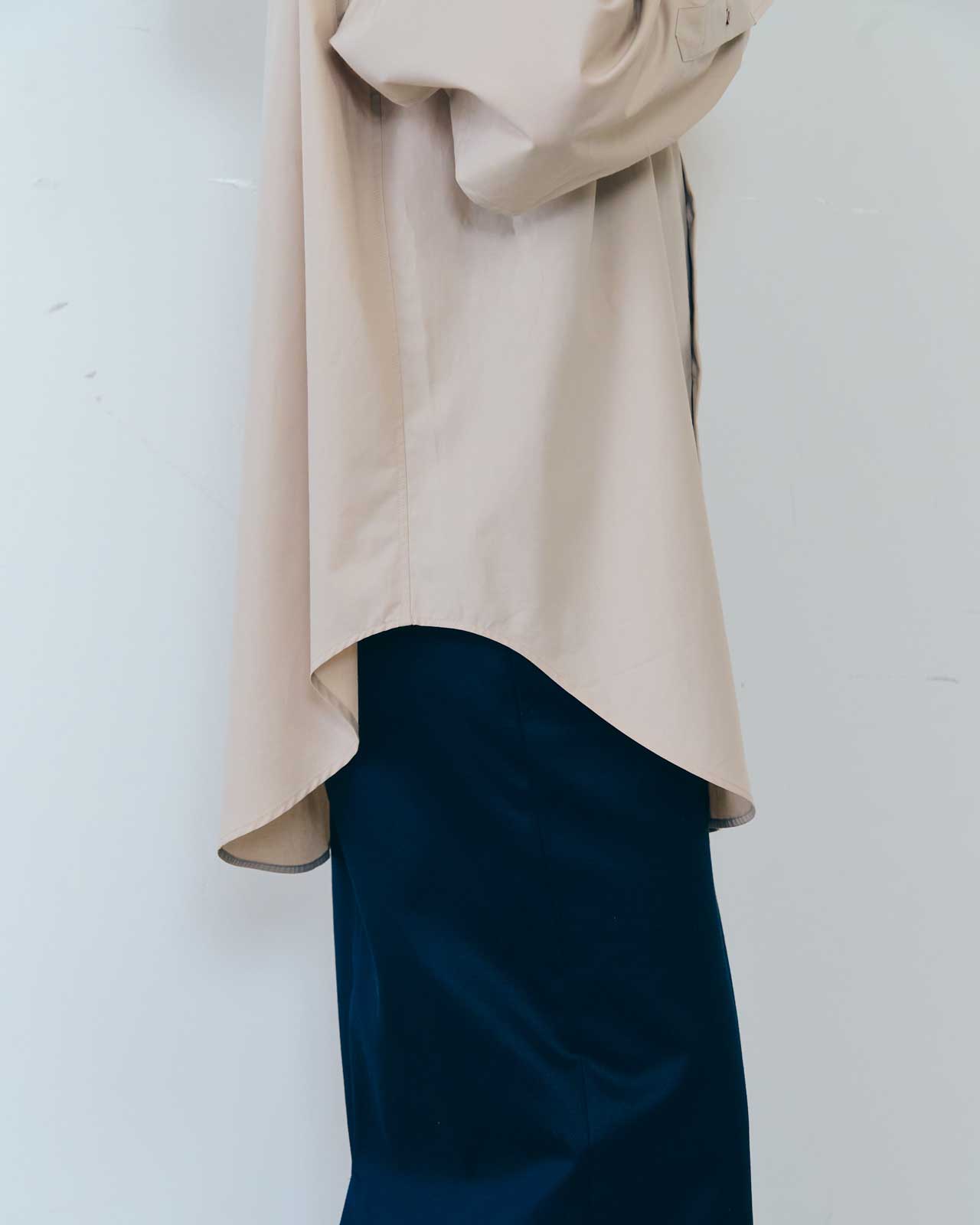 POINTED COLLAR SHIRT