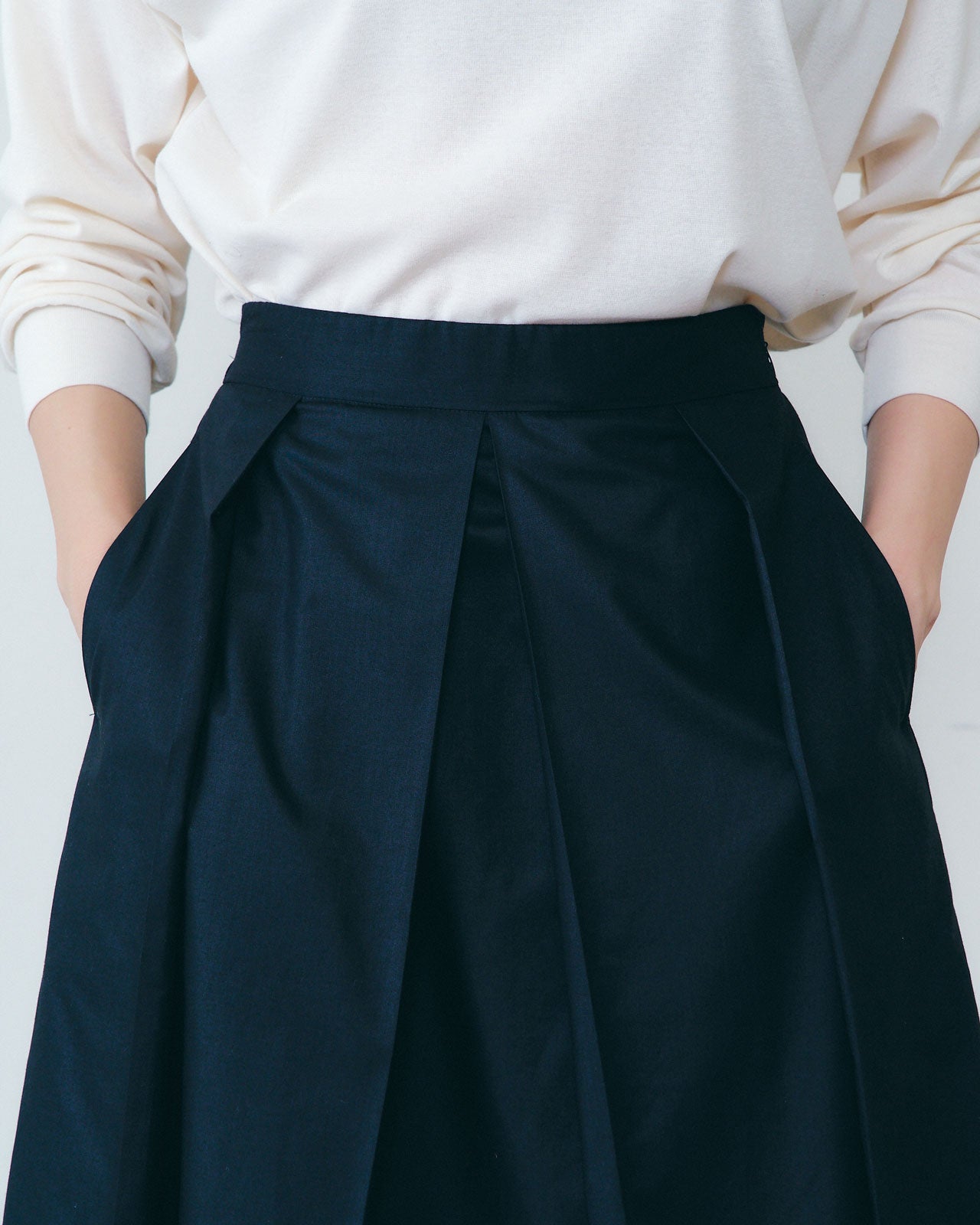 BOX PLEATS SKIRT