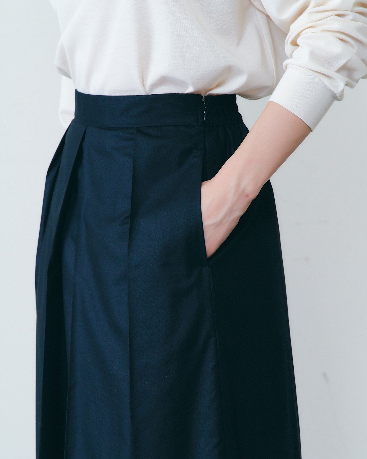 BOX PLEATS SKIRT