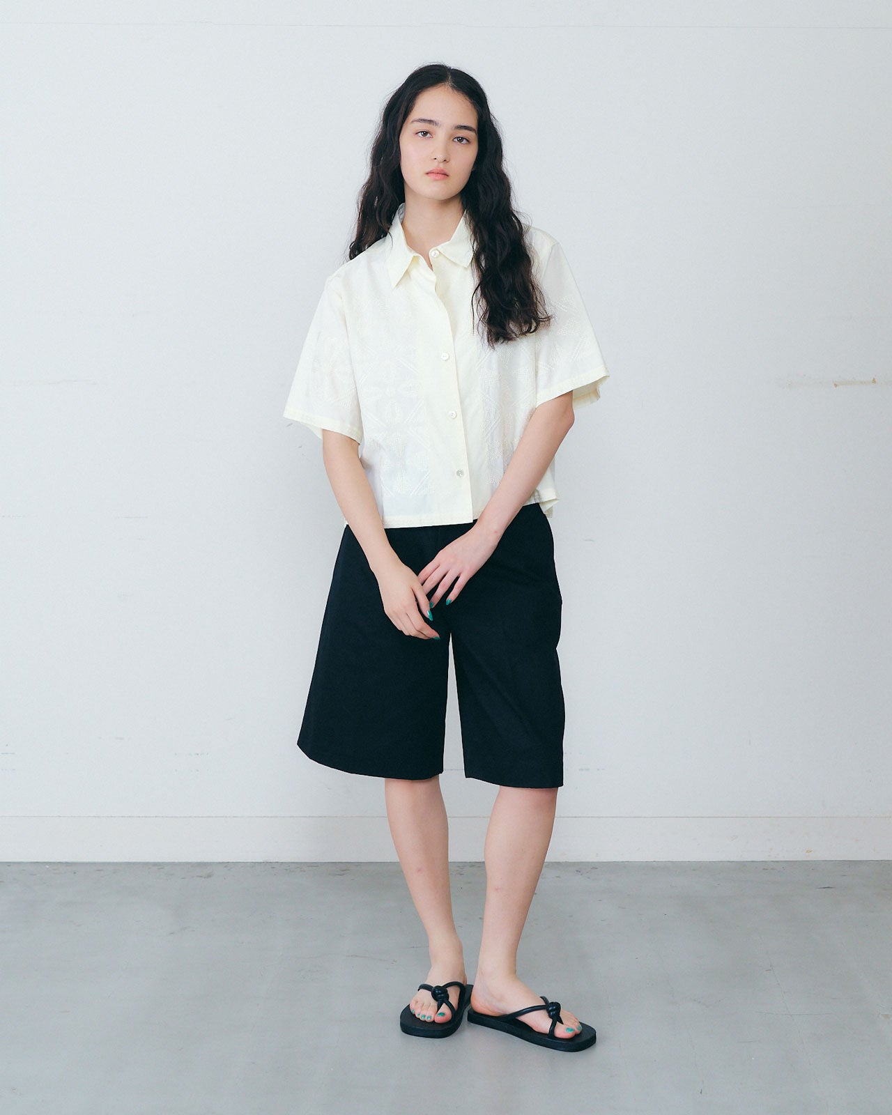 TILE PATTERN EMBROIDERY SHIRT