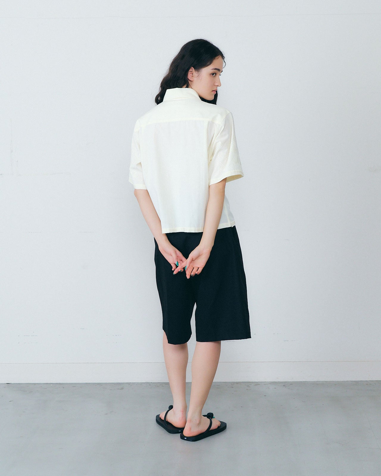 TILE PATTERN EMBROIDERY SHIRT