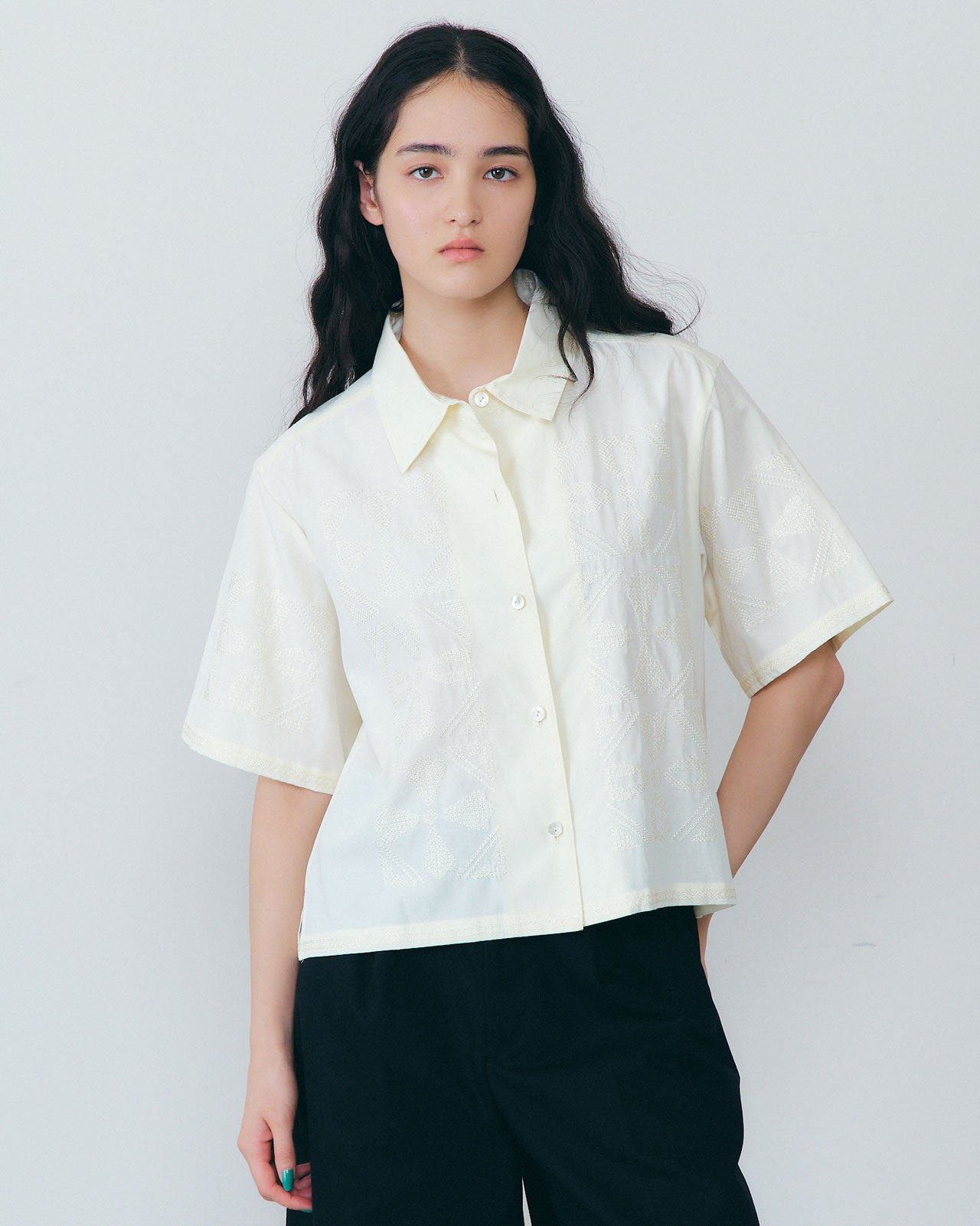 TILE PATTERN EMBROIDERY SHIRT