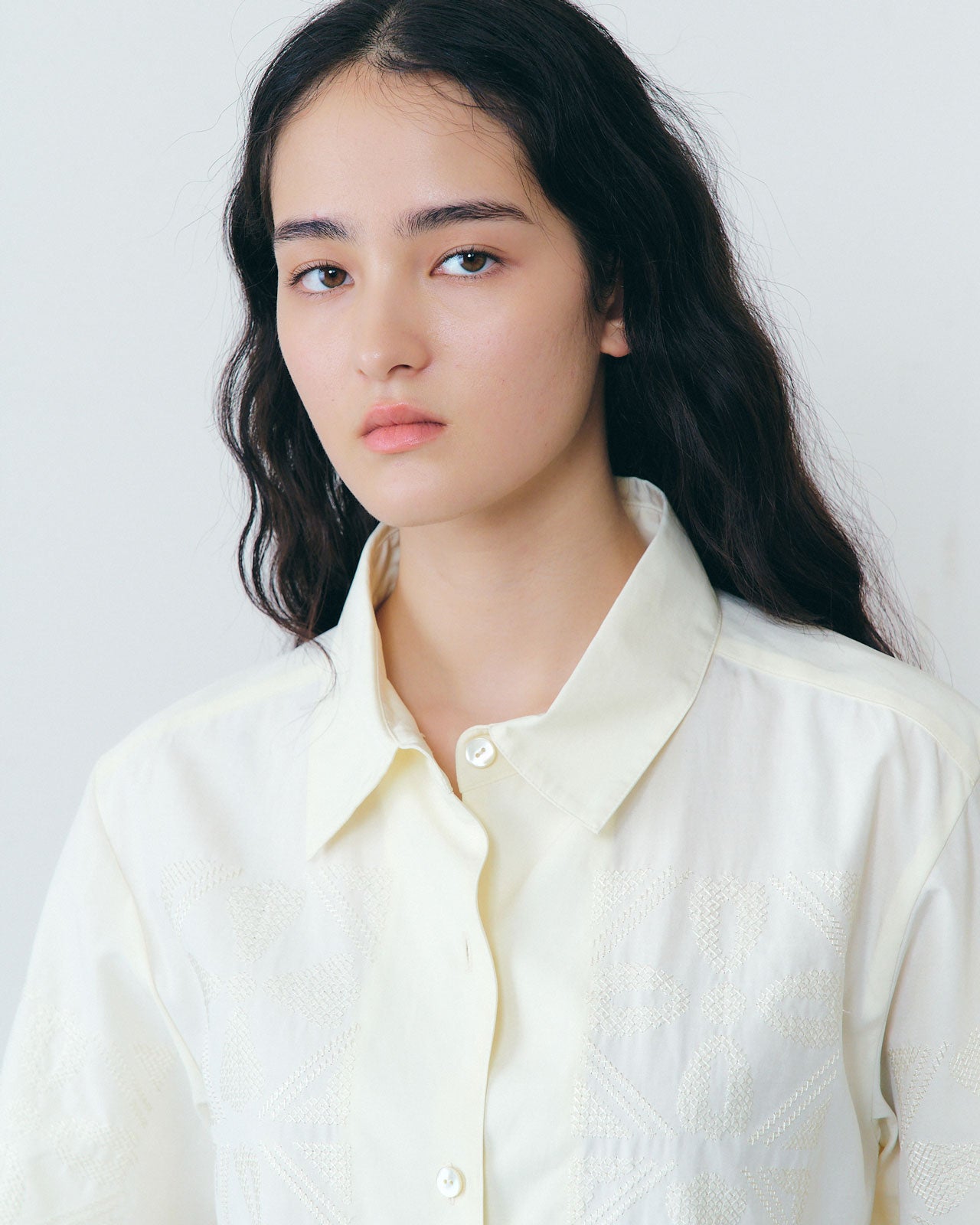 TILE PATTERN EMBROIDERY SHIRT