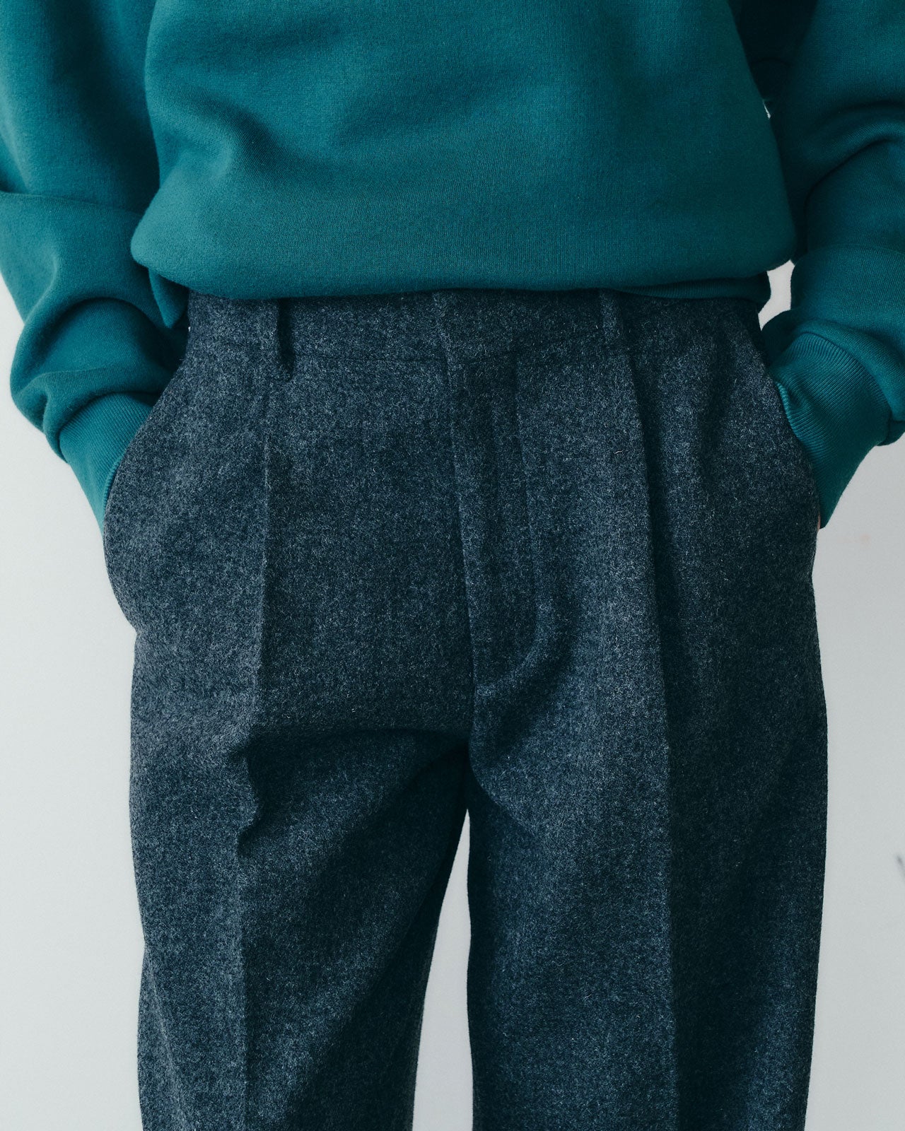 【9月中旬お届け】WOOL SEMI FLARE PANTS