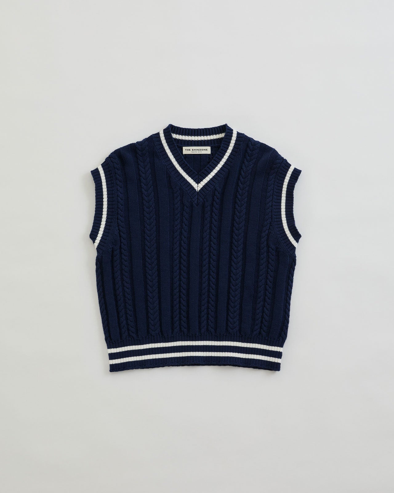 CABLE KNIT VEST