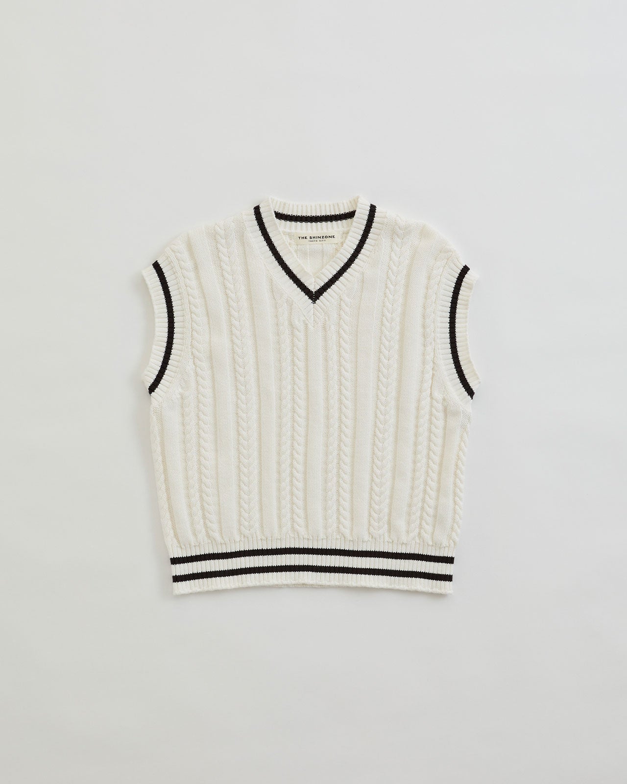 CABLE KNIT VEST