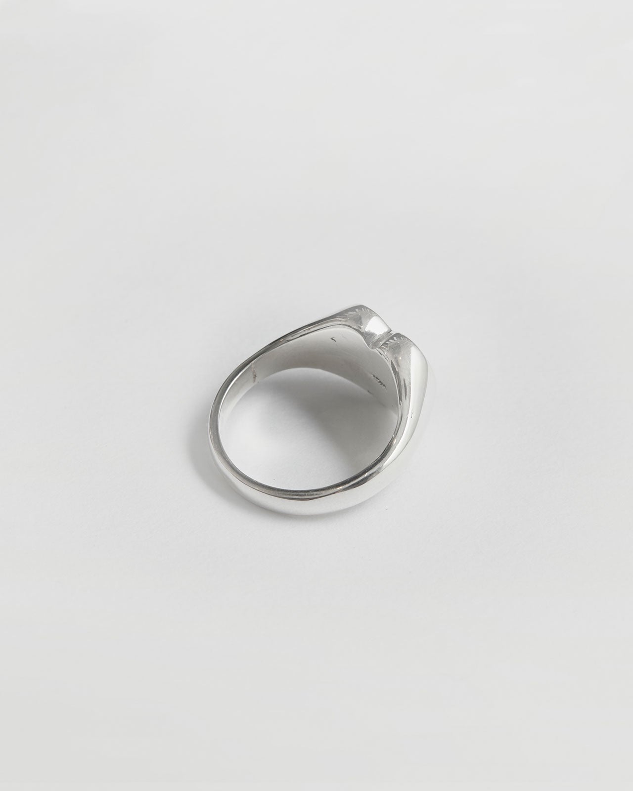 LAVER HEART SIGNET RING