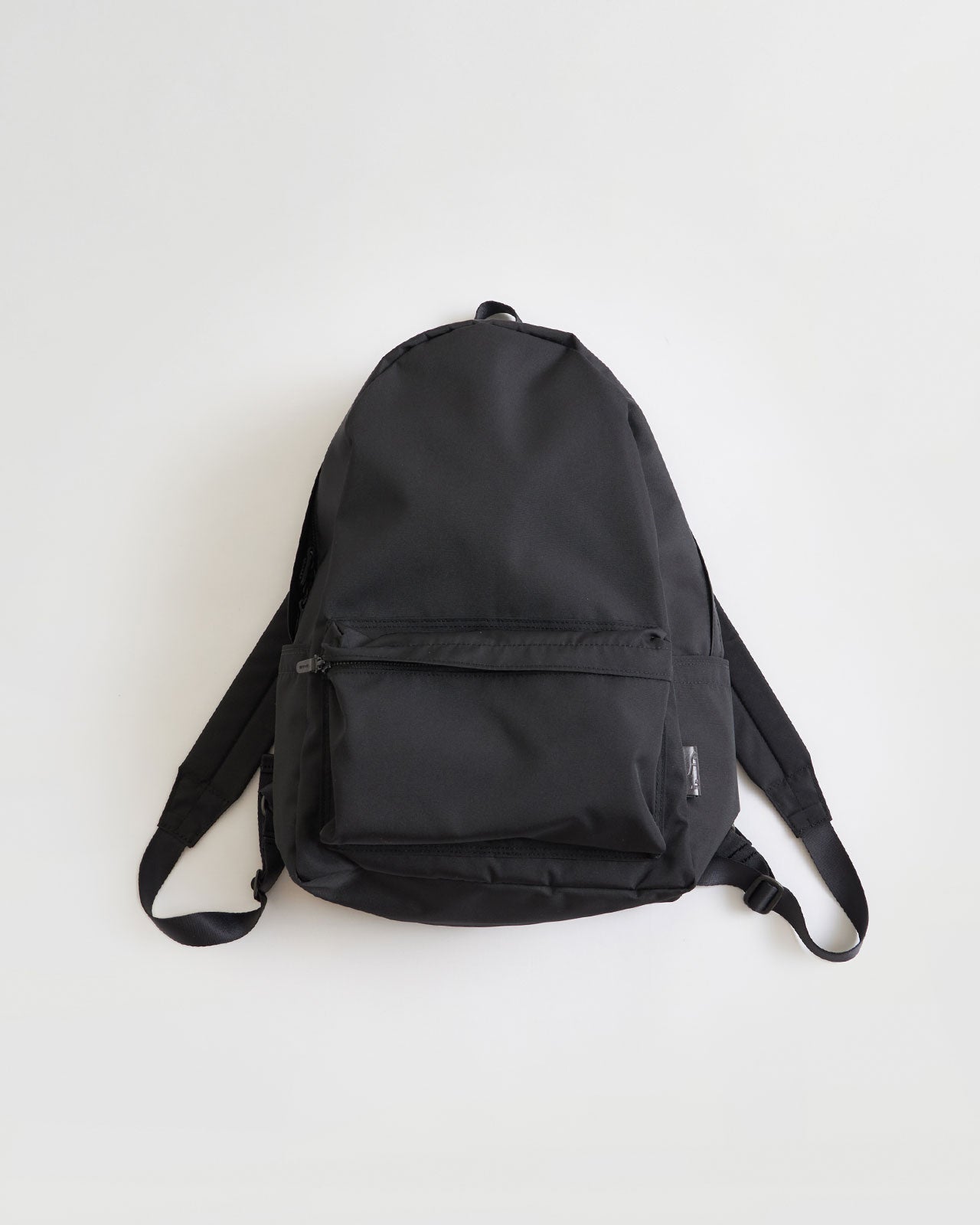 以下公式サイトよりAMIACALVA NYLON STANDARD PACK リュック