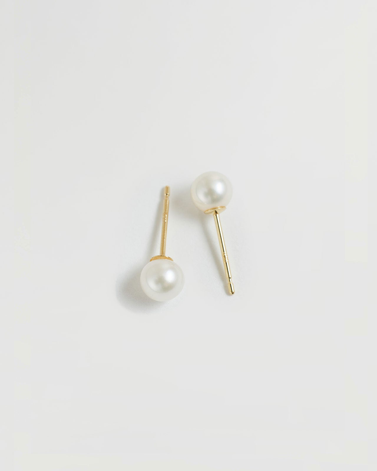 CADEAUX SMALL PEARL EARRINGS – Shinzone