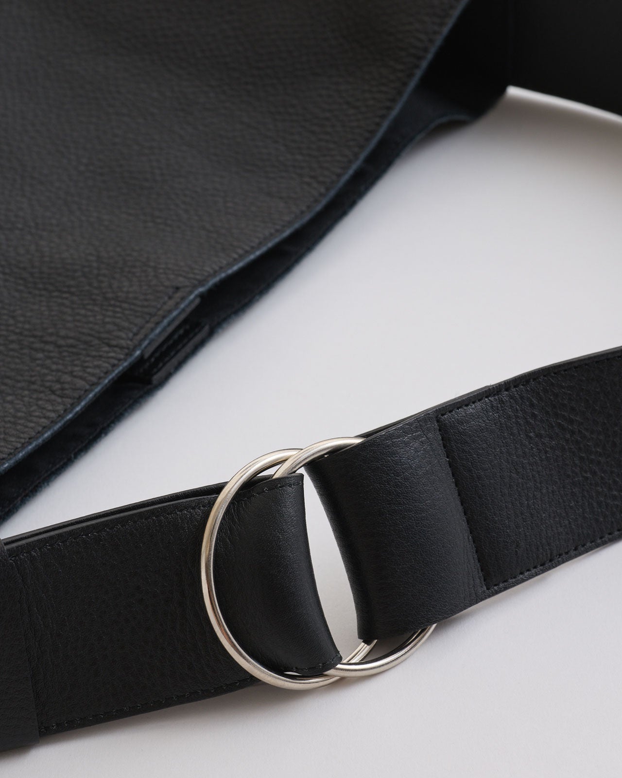 【EXCLUSIVE】W RING BAG
