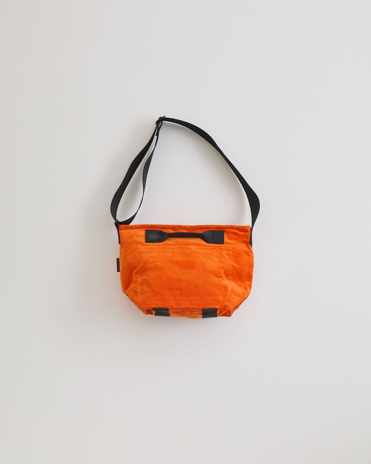 AMIACALVA Corduroy messenger (S)