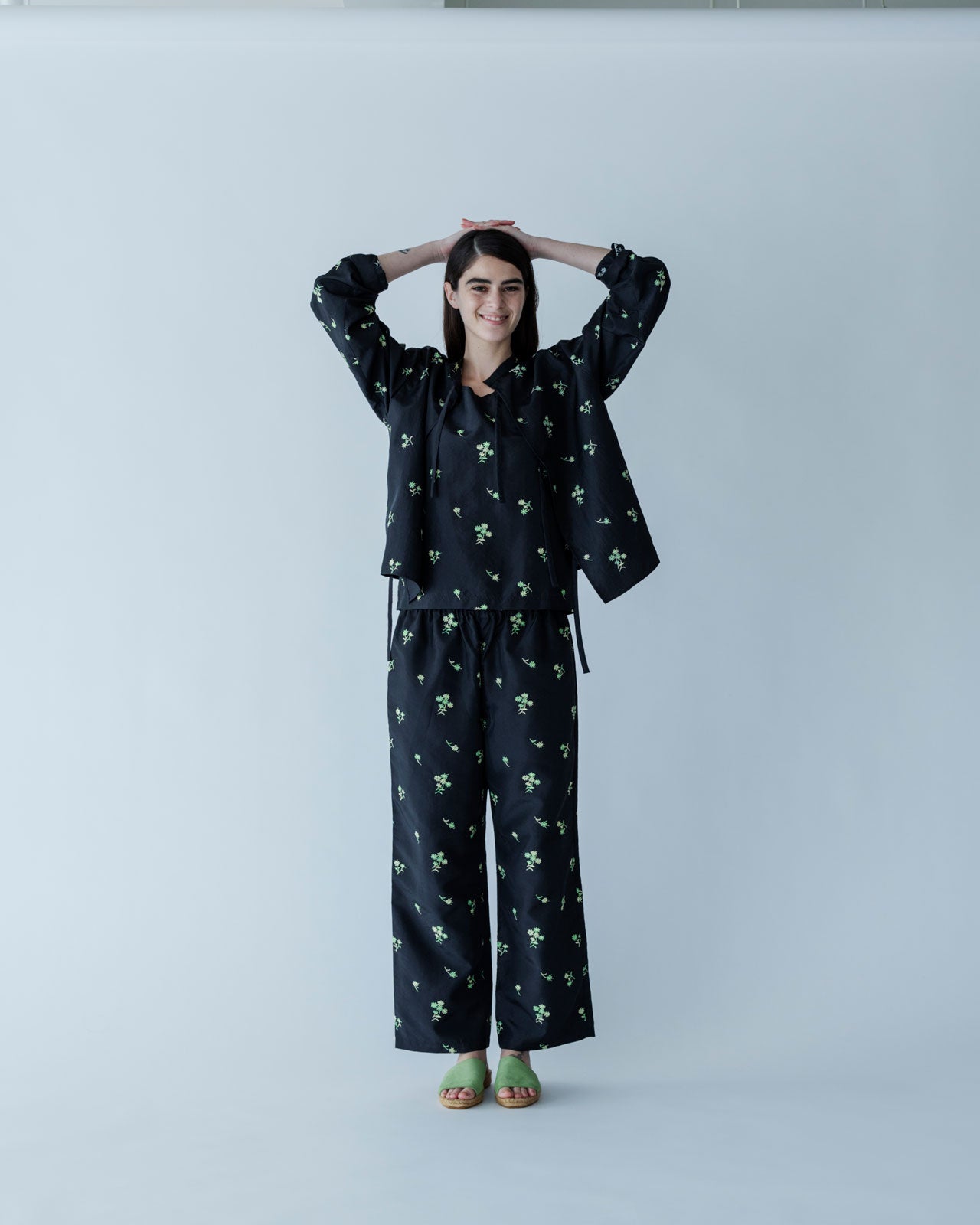 【MEYAME】FLOWER  EMBROIDERY BLOUSE