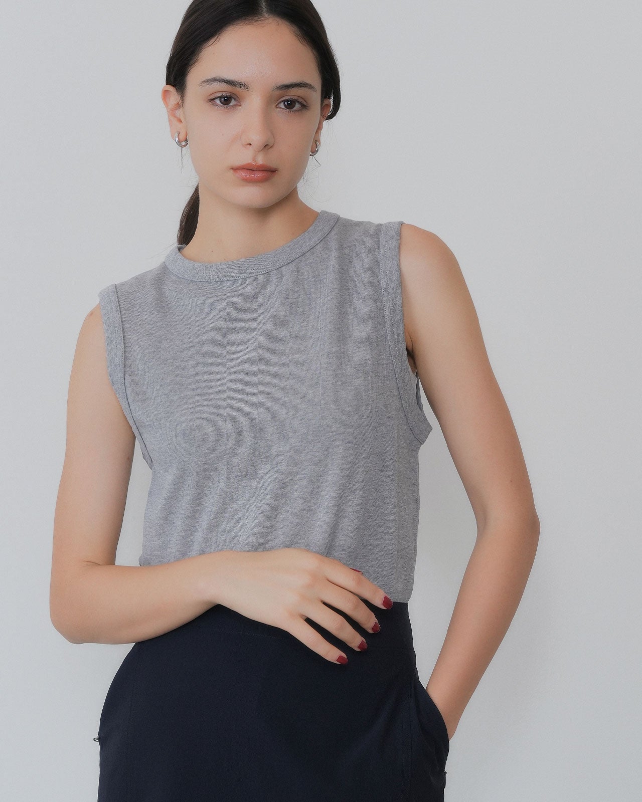 【7月上旬お届け】INLAYED SLEEVELESS