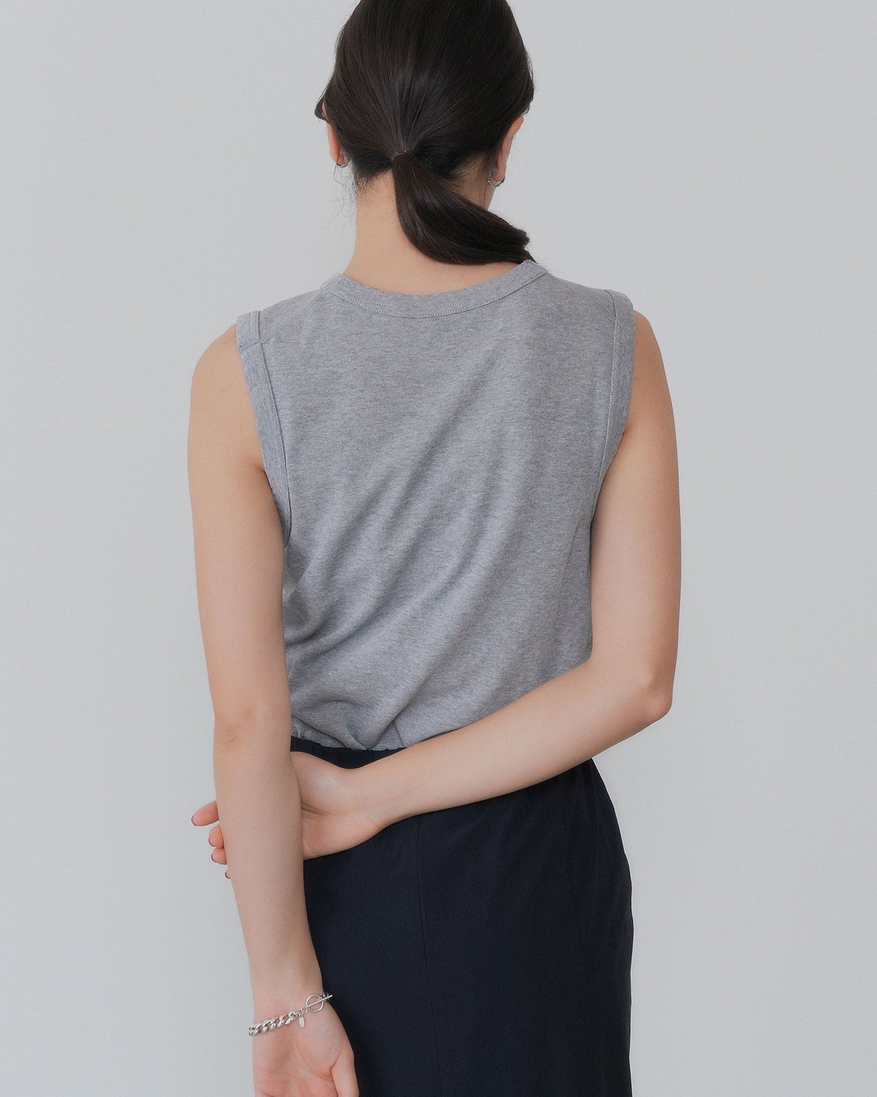 【7月上旬お届け】INLAYED SLEEVELESS