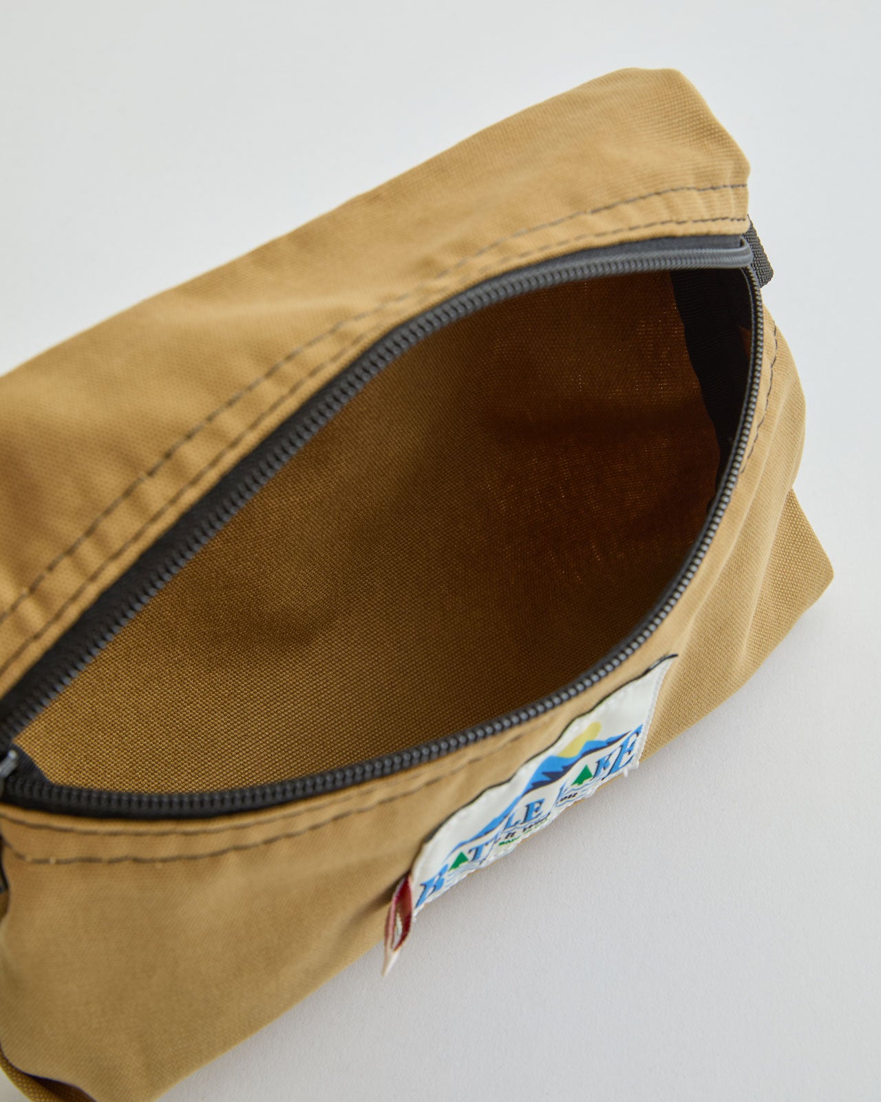 【EXCLUSIVE COLOR】BATTLE LAKE Rainbow Funny （Canvas）