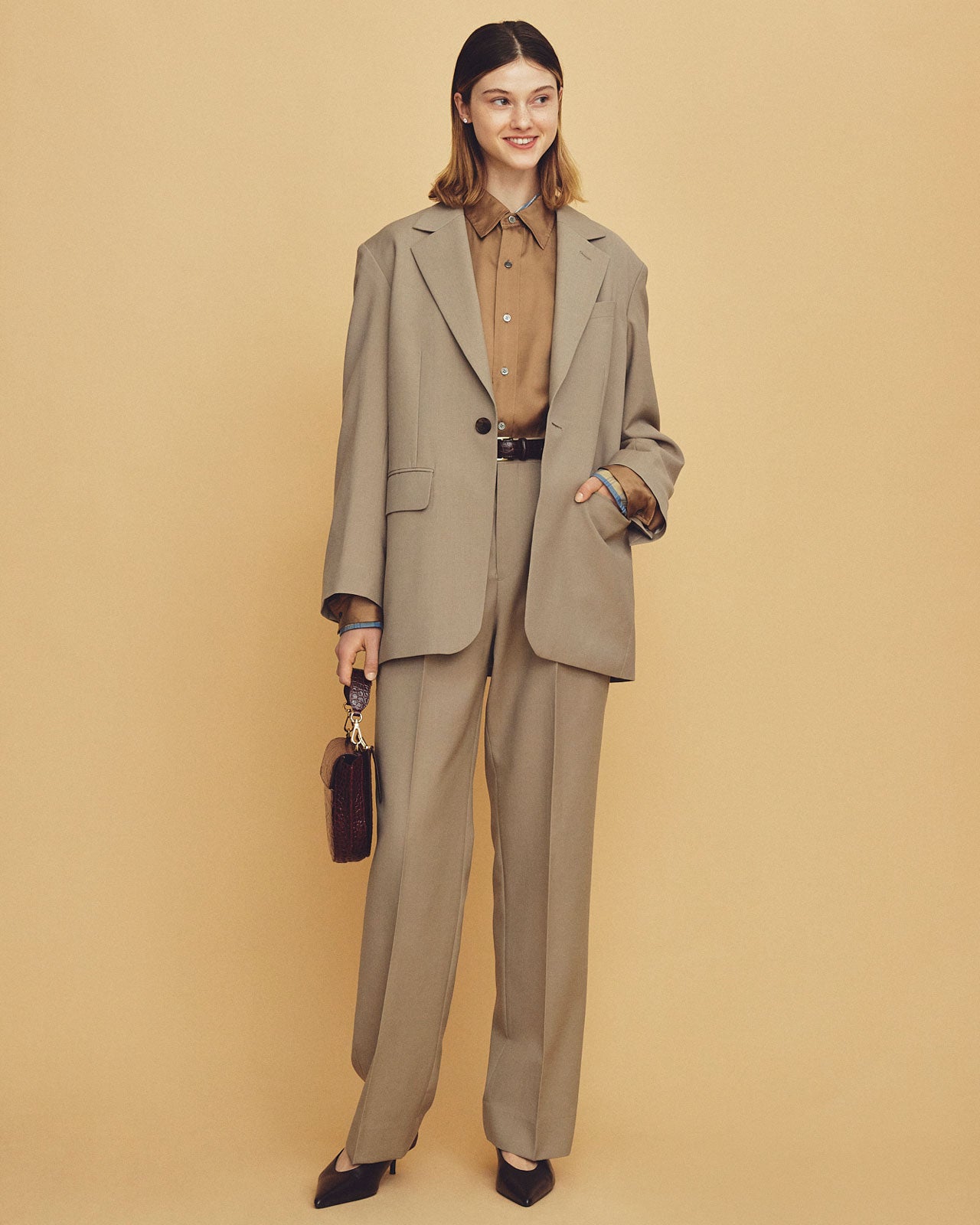 TWO TUCK TROUSERS