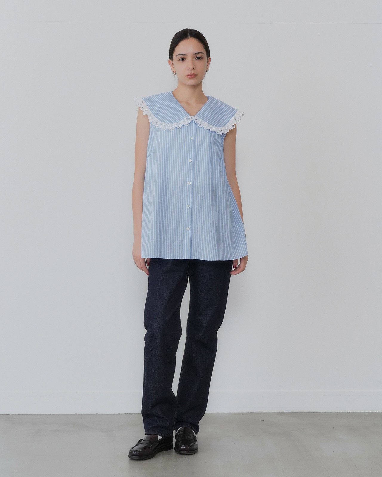 【7月上旬お届け】SLEEVELESS LACE BLOUSE