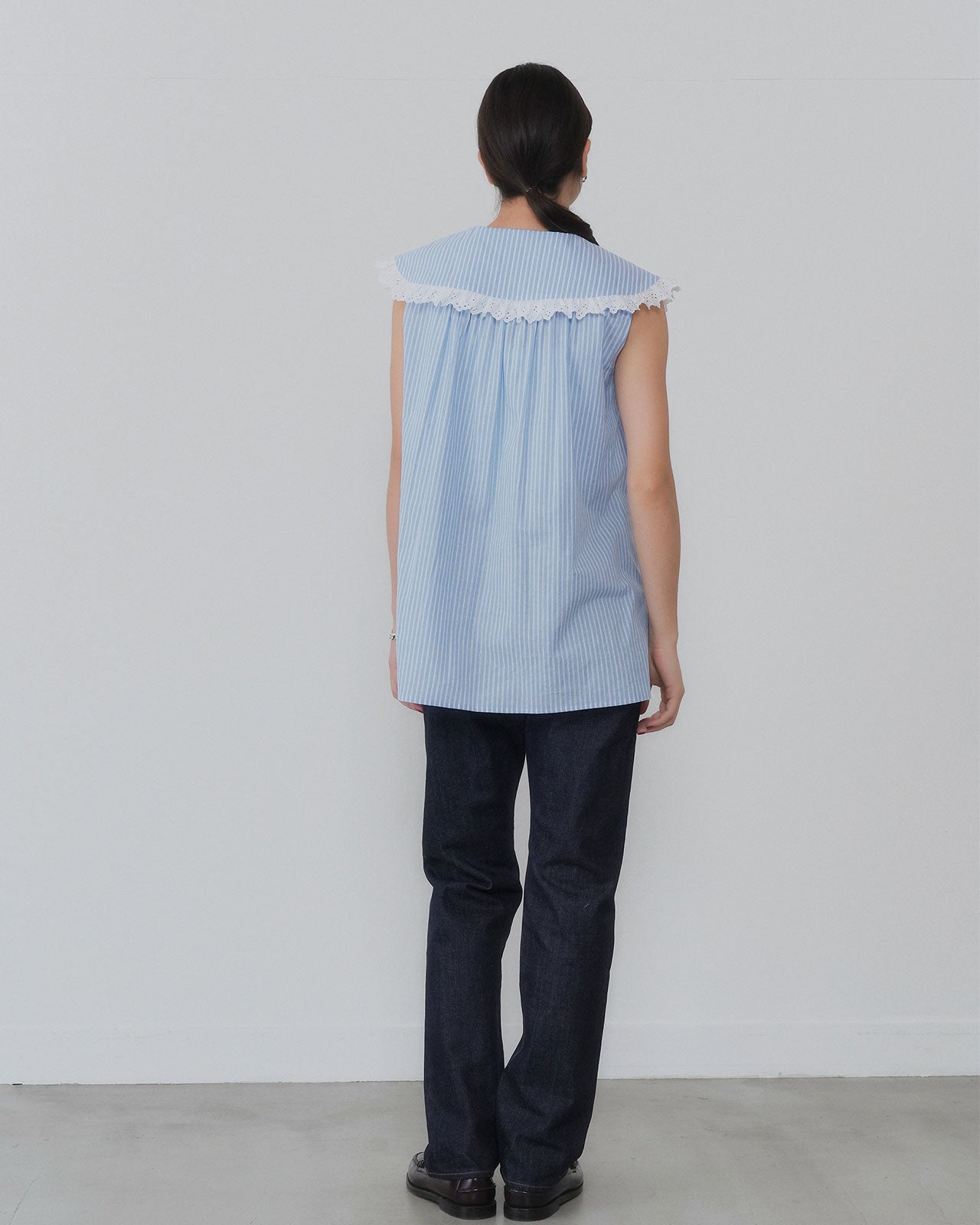 【7月上旬お届け】SLEEVELESS LACE BLOUSE