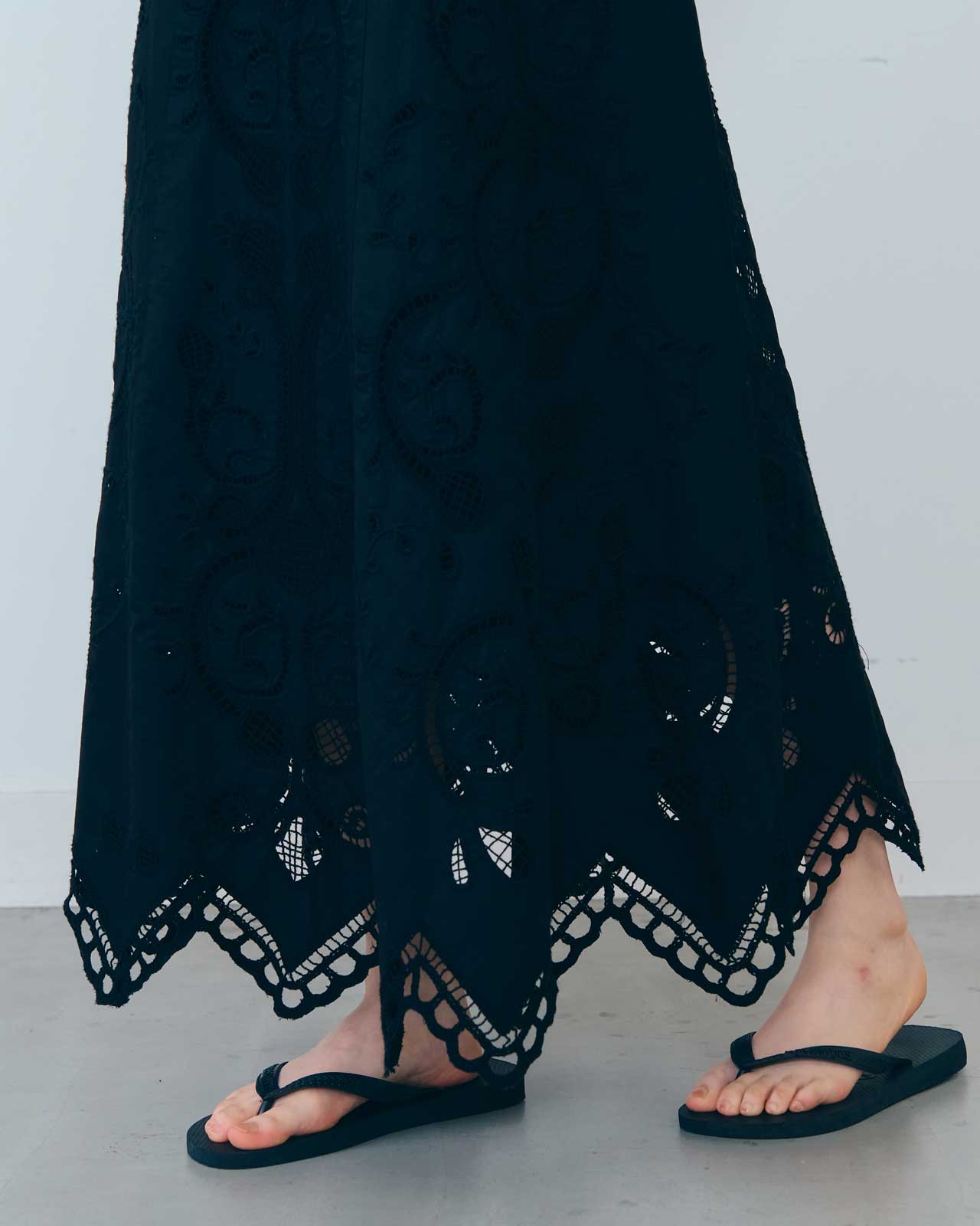 EMBROIDERY LACE SKIRT