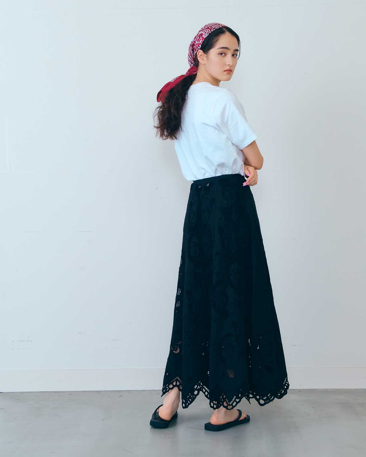 EMBROIDERY LACE SKIRT