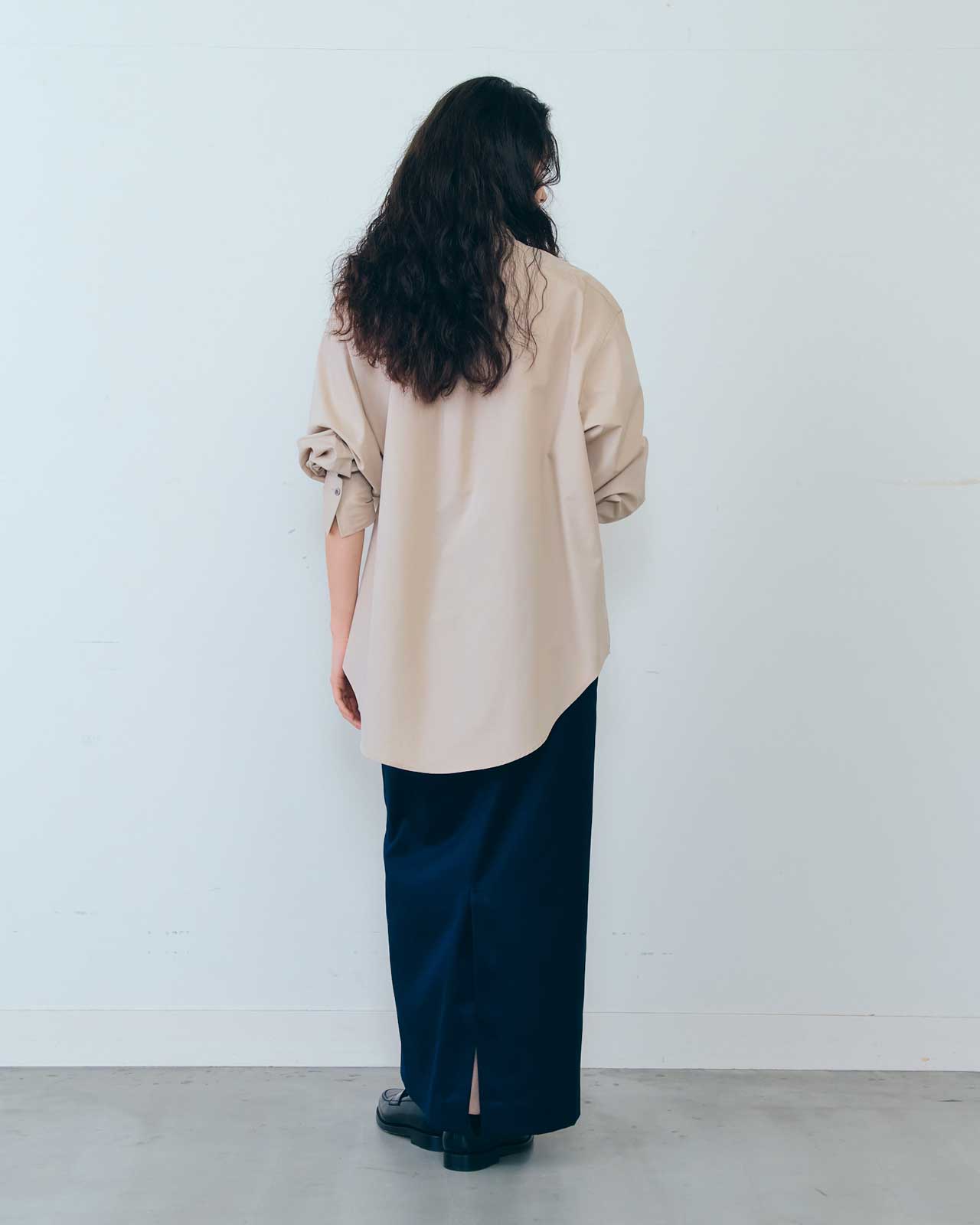 【1月中旬お届け】POINTED COLLAR SHIRT