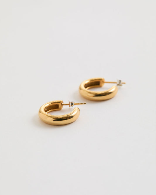 CADEAUX EXCLUSIVE HOOP EARRINGS