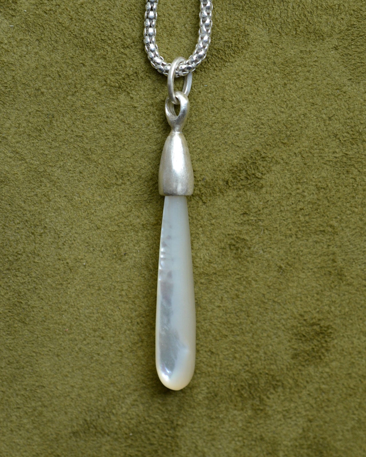 DUNTON ELLERKAMP Mother of Pearl Drop Pendant