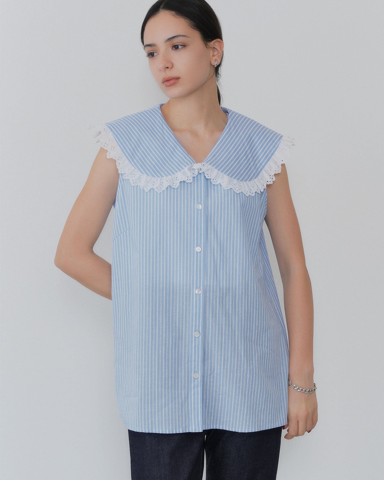 【7月上旬お届け】SLEEVELESS LACE BLOUSE