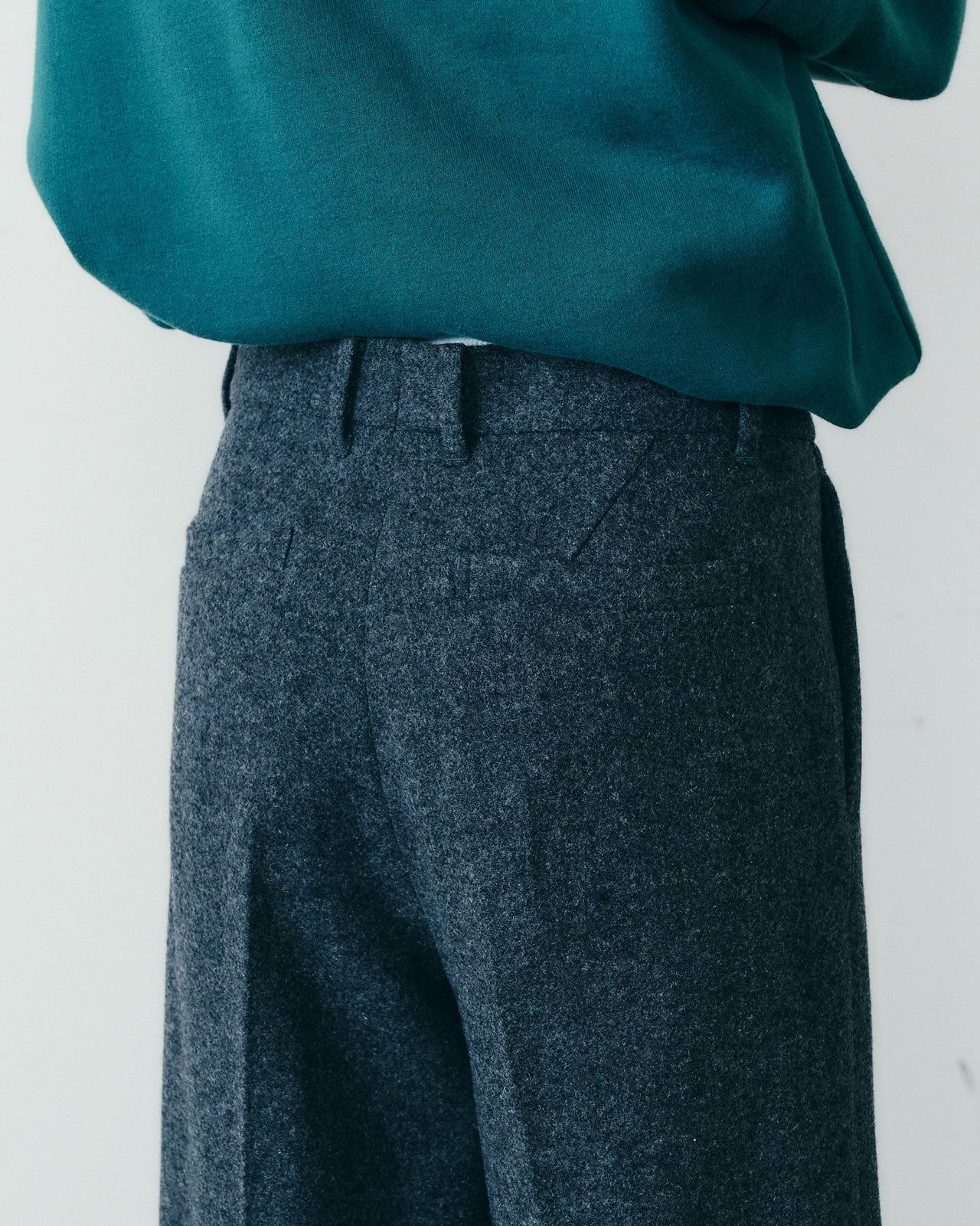 【9月中旬お届け】WOOL SEMI FLARE PANTS