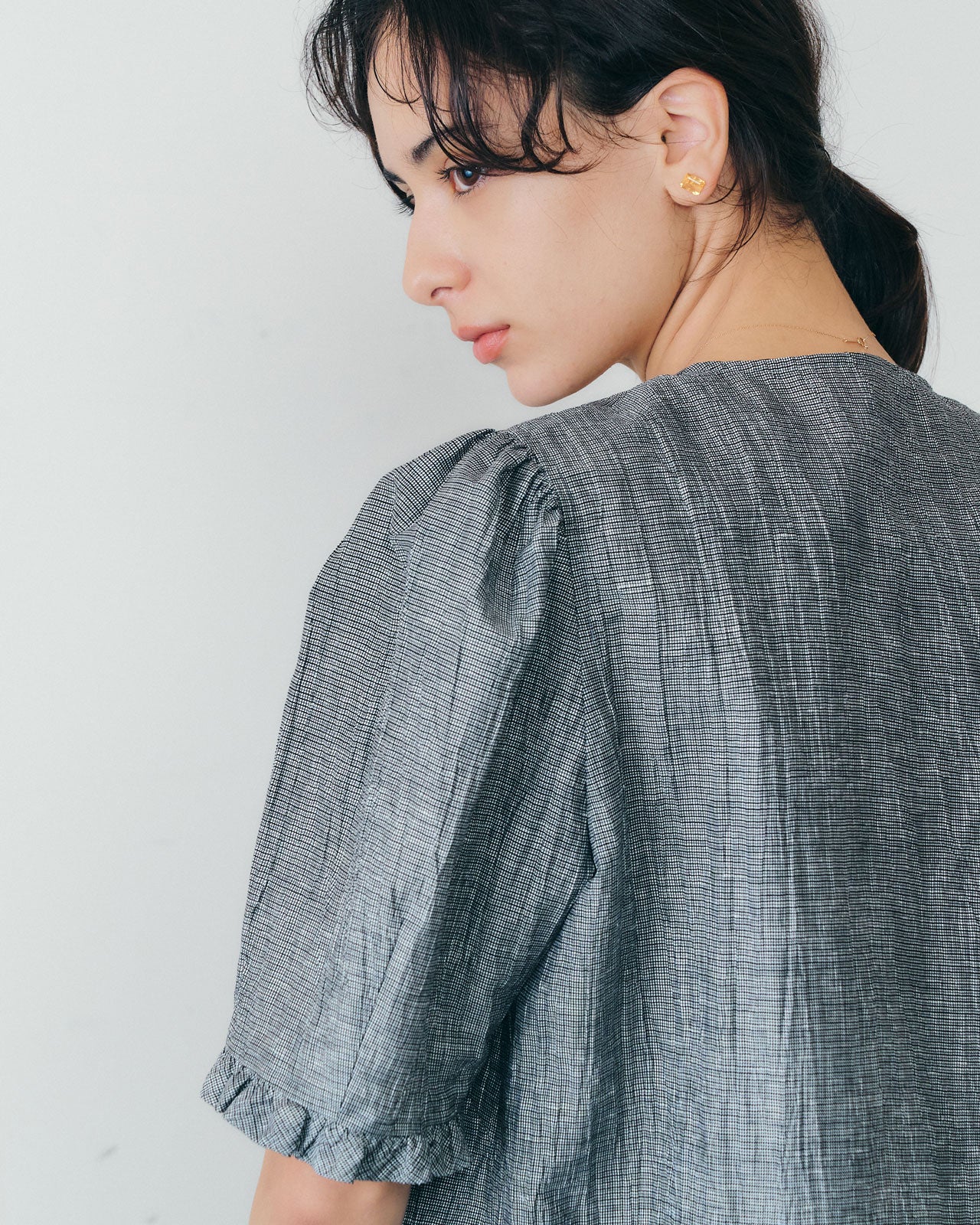 【6月下旬お届け】OPEN RIBBON BLOUSE