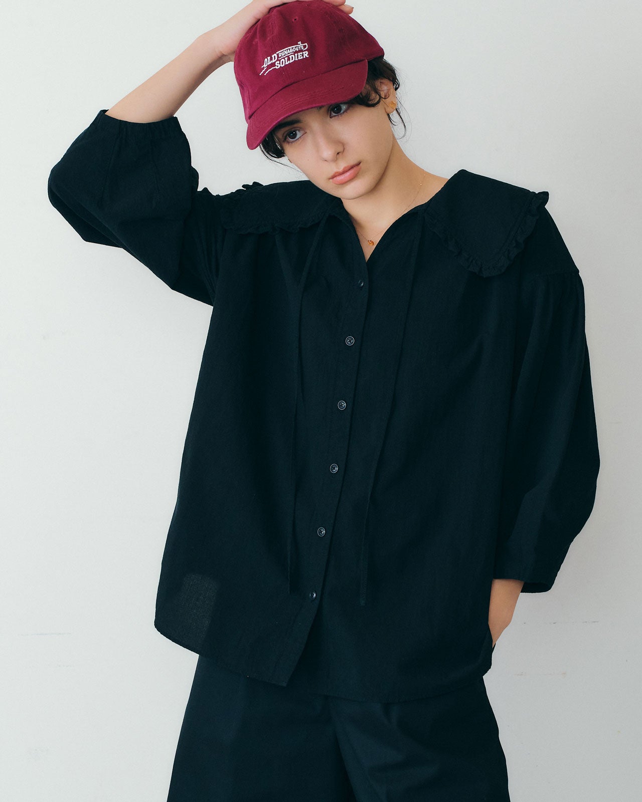 【6月下旬お届け】COTTON FRILLED BLOUSE