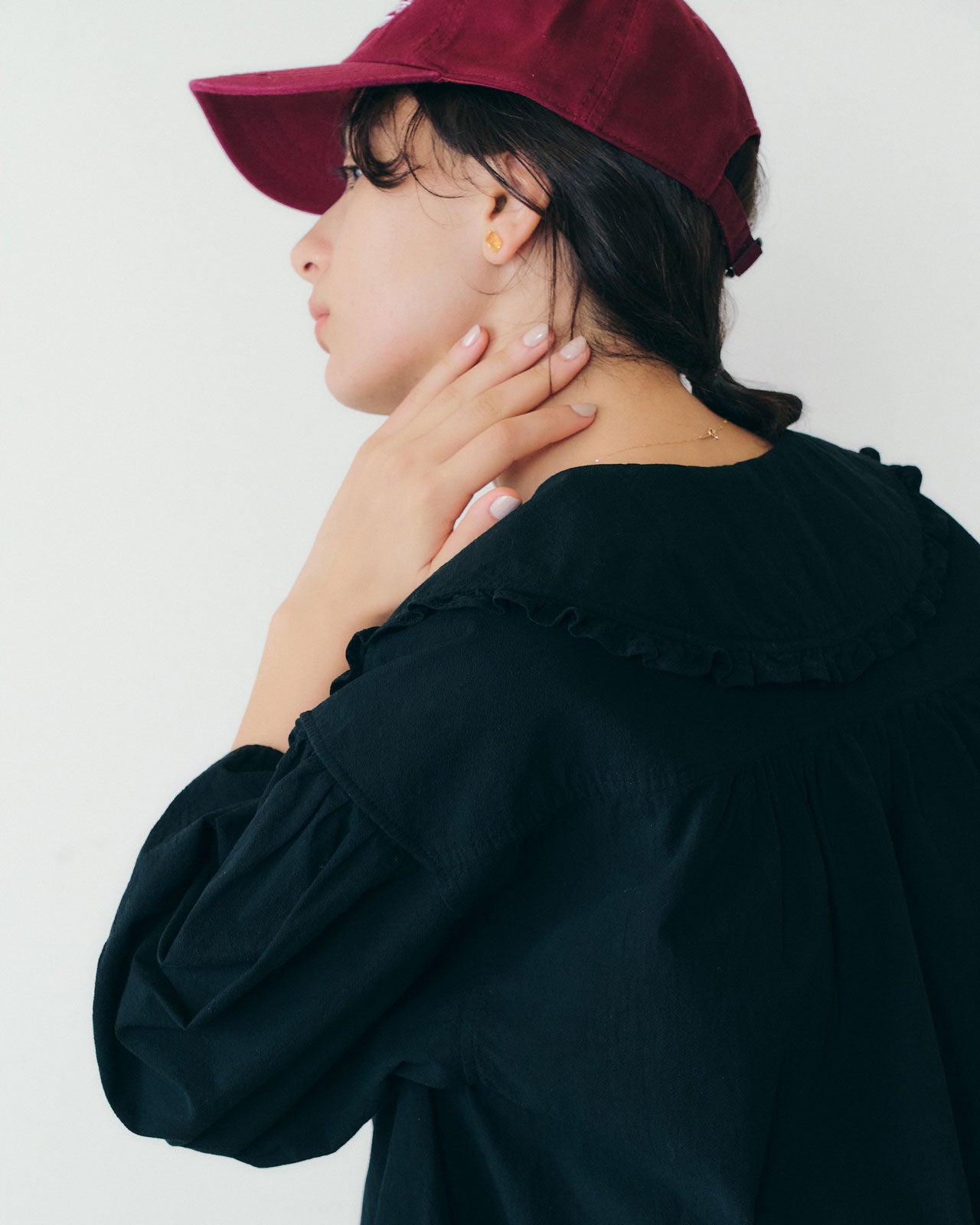 【6月下旬お届け】COTTON FRILLED BLOUSE