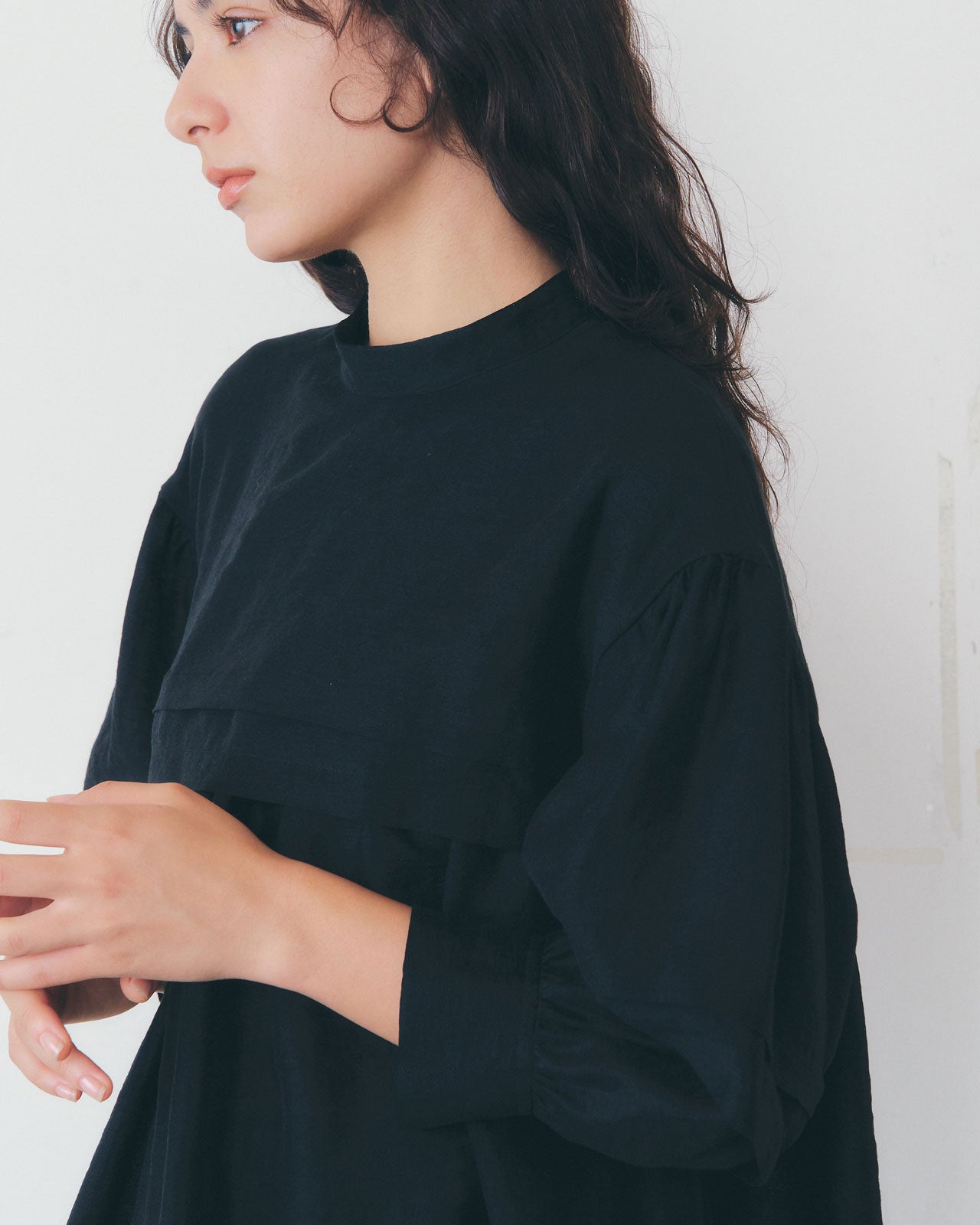 【2月中旬入荷予定】SHEER TUCK BLOUSE