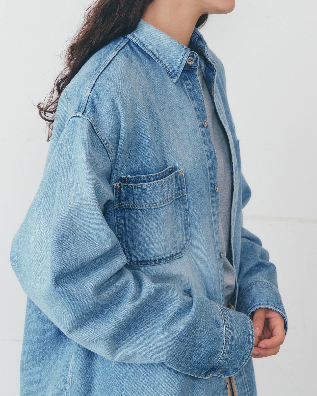 【1月中旬お届け】VINTAGE FADED DENIM SHIRT