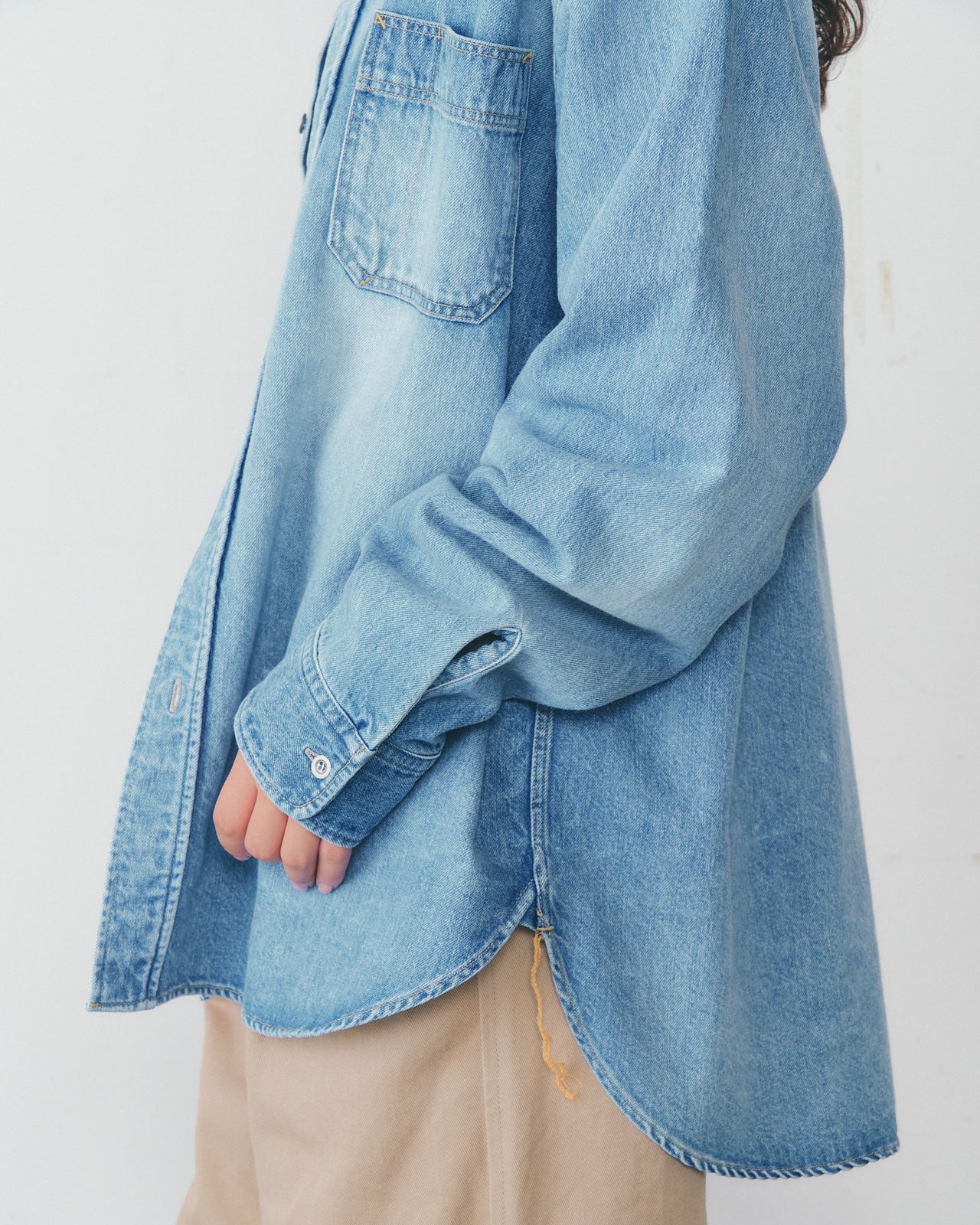 【1月中旬お届け】VINTAGE FADED DENIM SHIRT