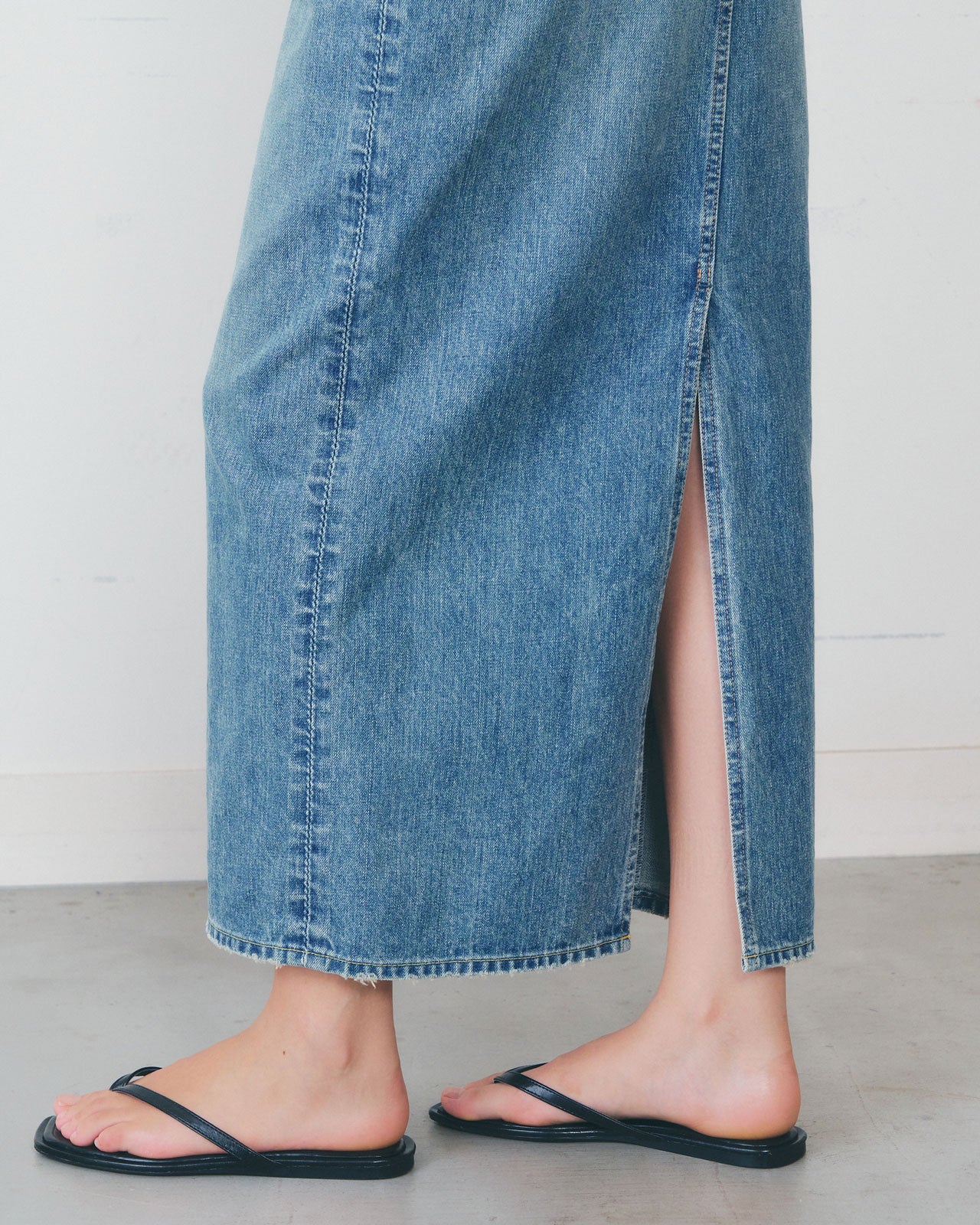 【2月上旬入荷予定】DENIM TIGHT SKIRT