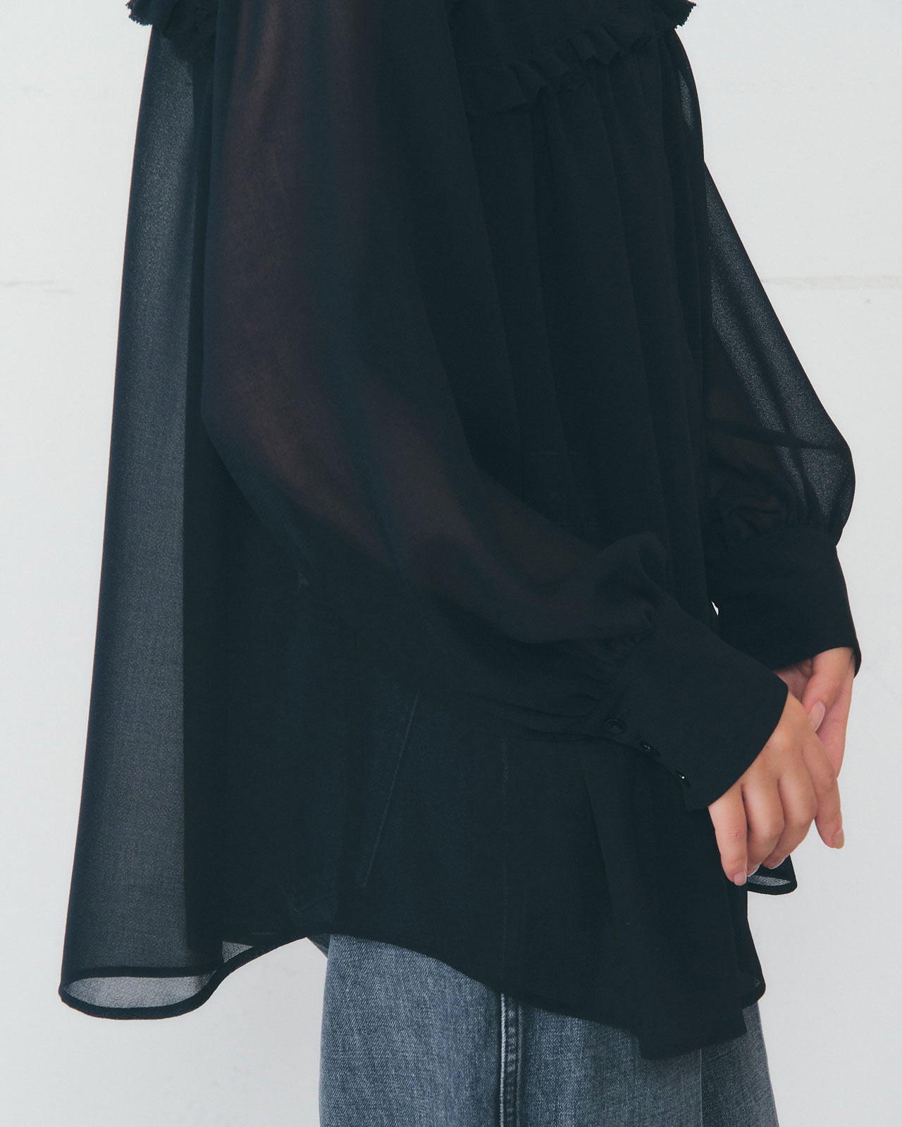 【1月下旬お届け】GEORGETTE RUFFLED BLOUSE