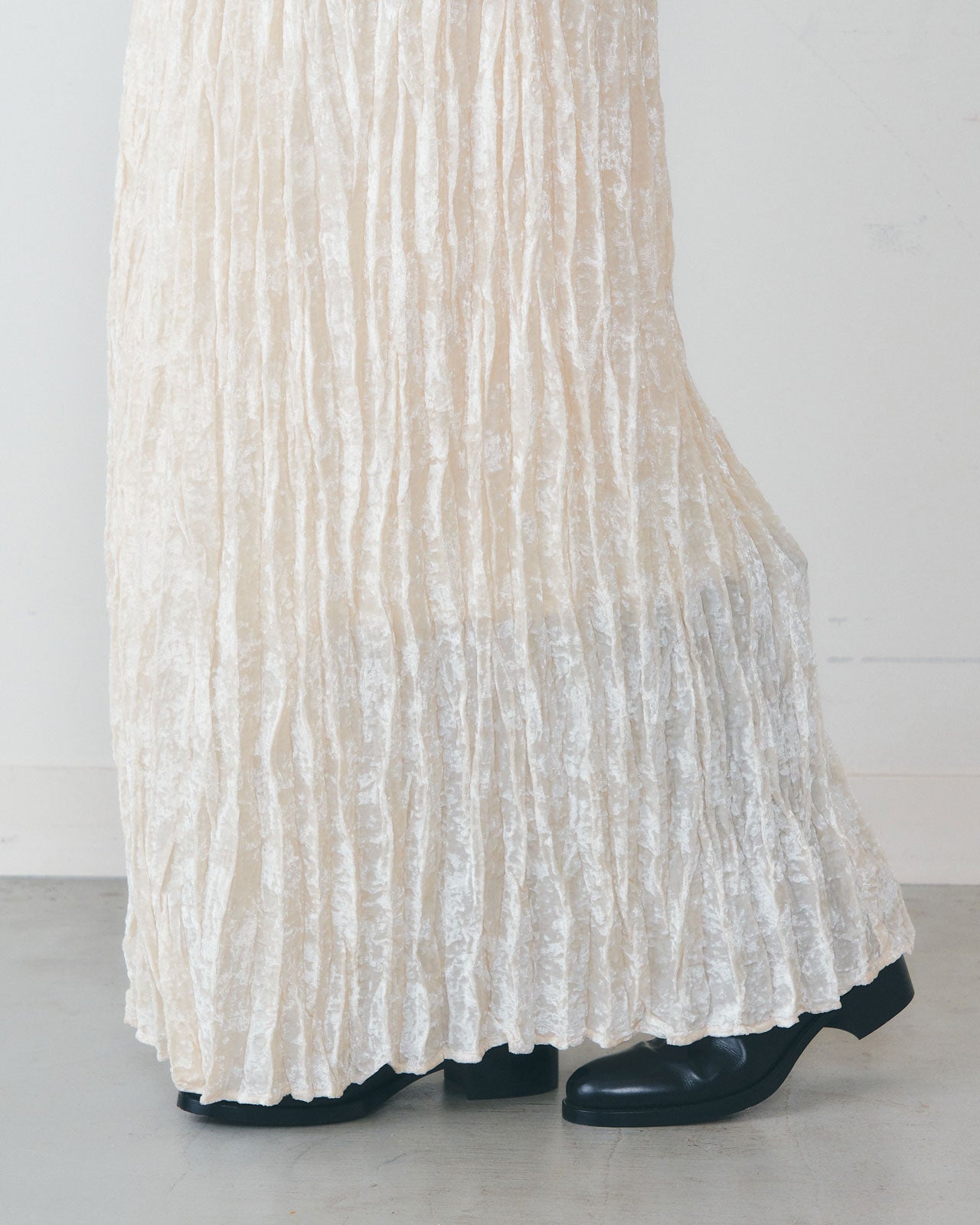 【11月下旬お届け】VELVET PLEATED SKIRT