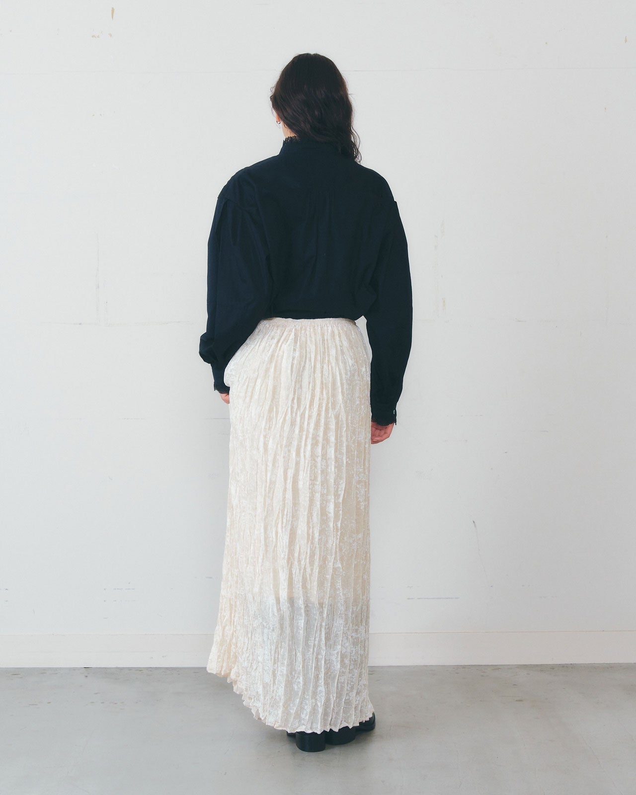 【11月下旬お届け】PIN-TUCK LACE BLOUSE