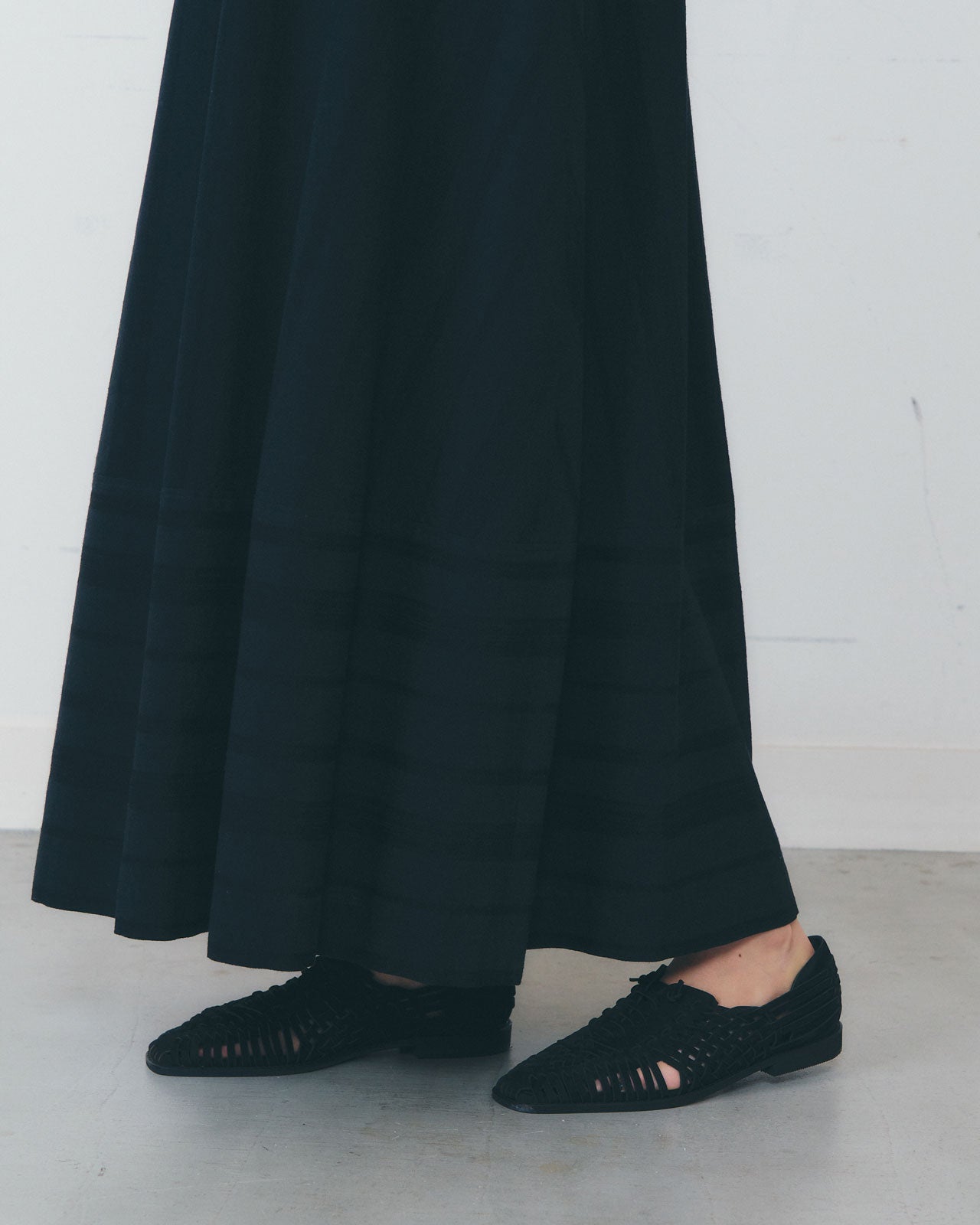 【6月上旬入荷予定】LINEN STRIPED DRESS