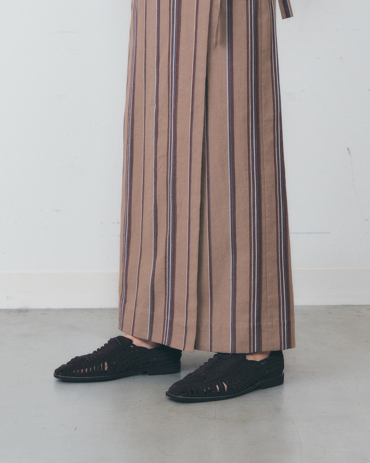 LINEN STRIPED WRAP SKIRT – Shinzone