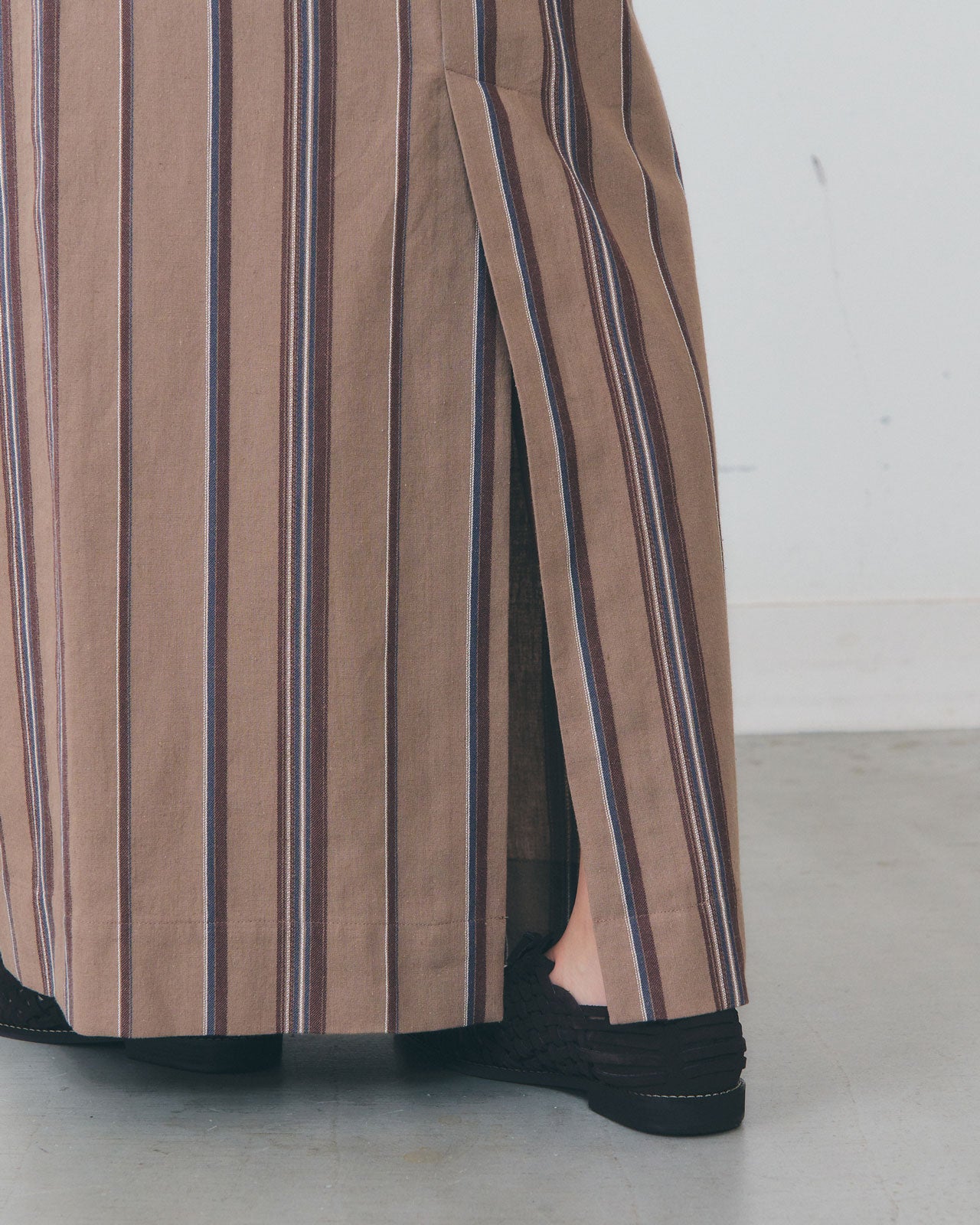 【6月上旬入荷予定】LINEN STRIPED WRAP SKIRT