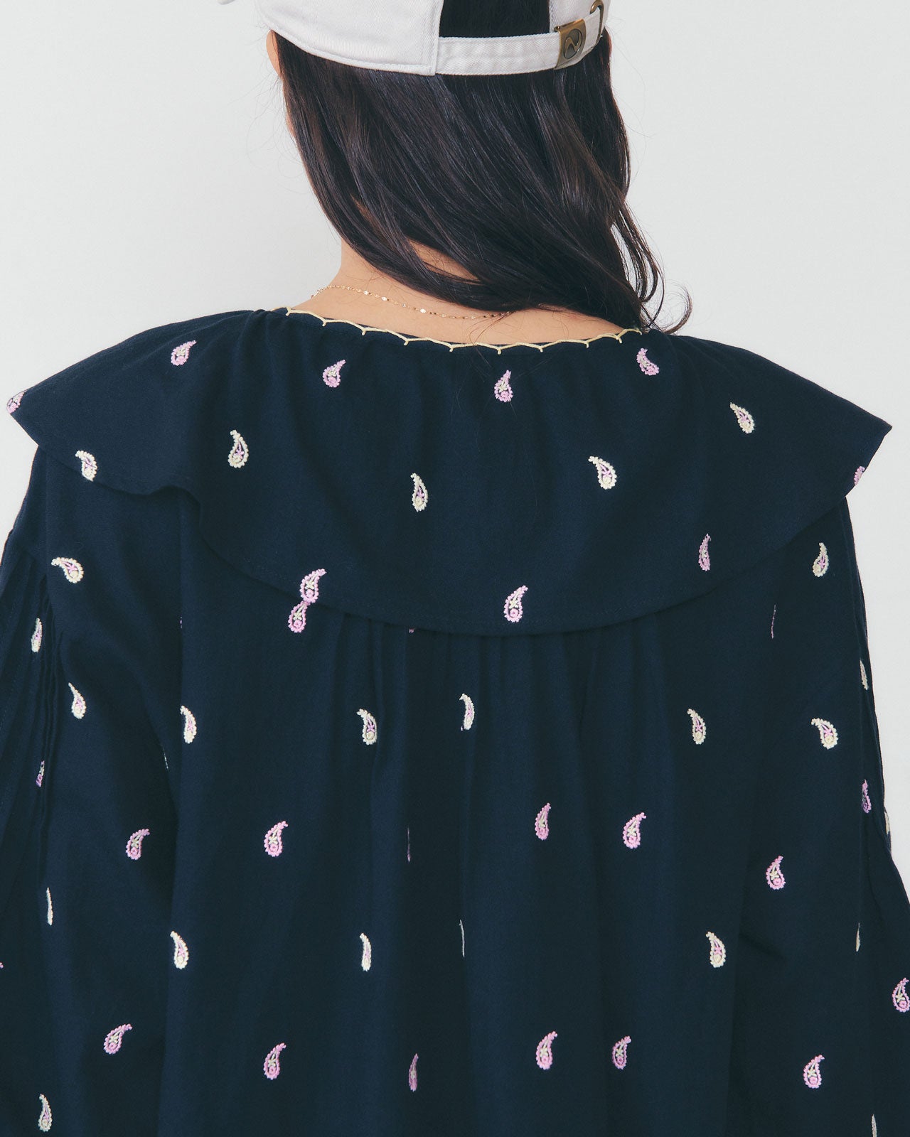 【4月上旬お届け】PAISLEY EMBROIDERED BLOUSE