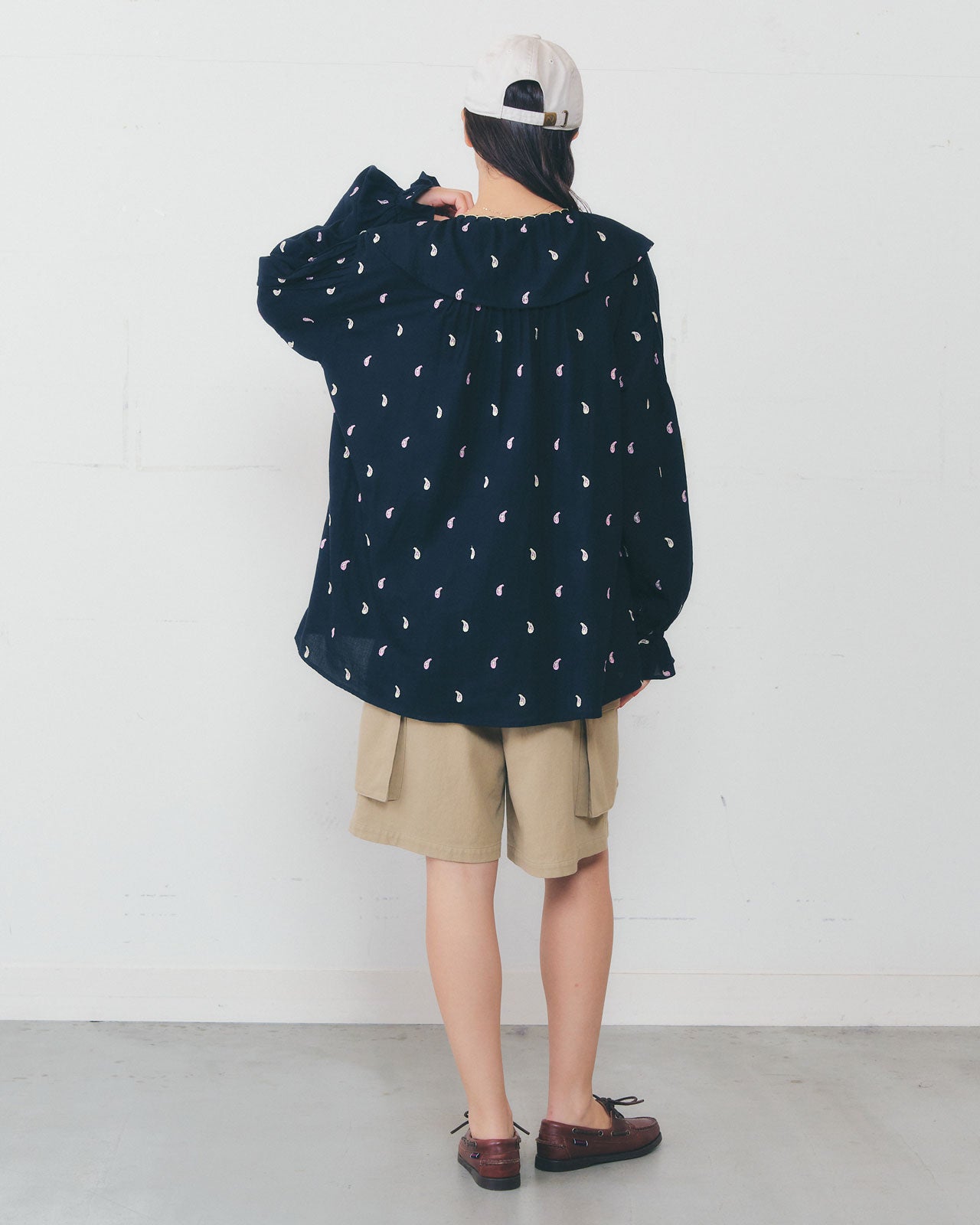 【4月上旬お届け】PAISLEY EMBROIDERED BLOUSE